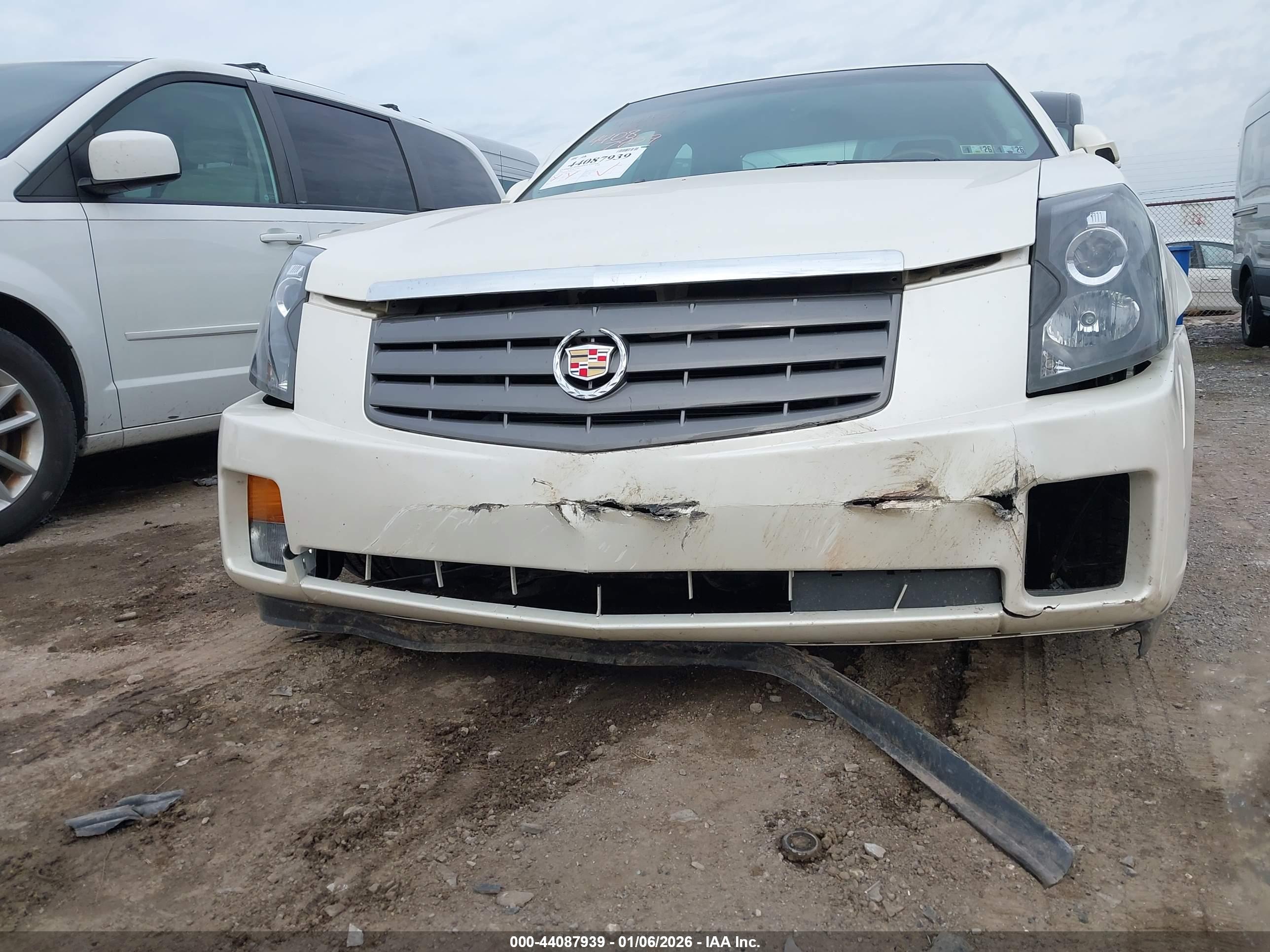 CADILLAC CTS image 6