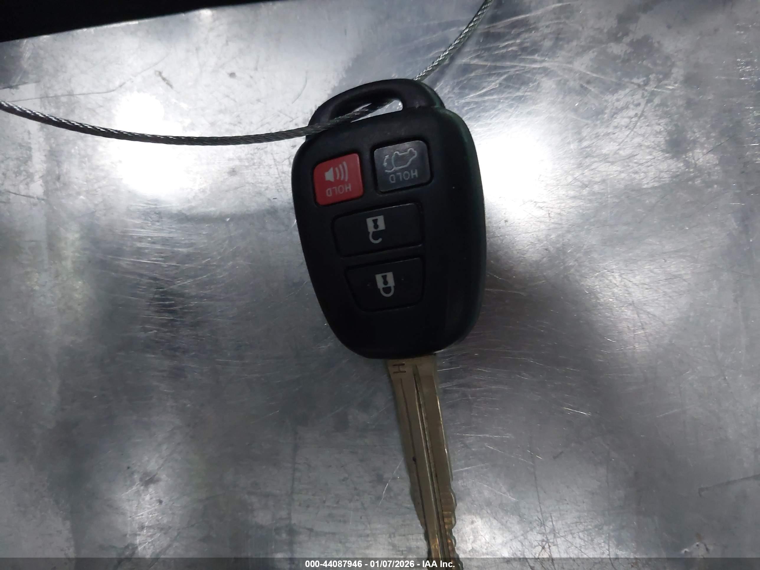TOYOTA RAV4 image 11