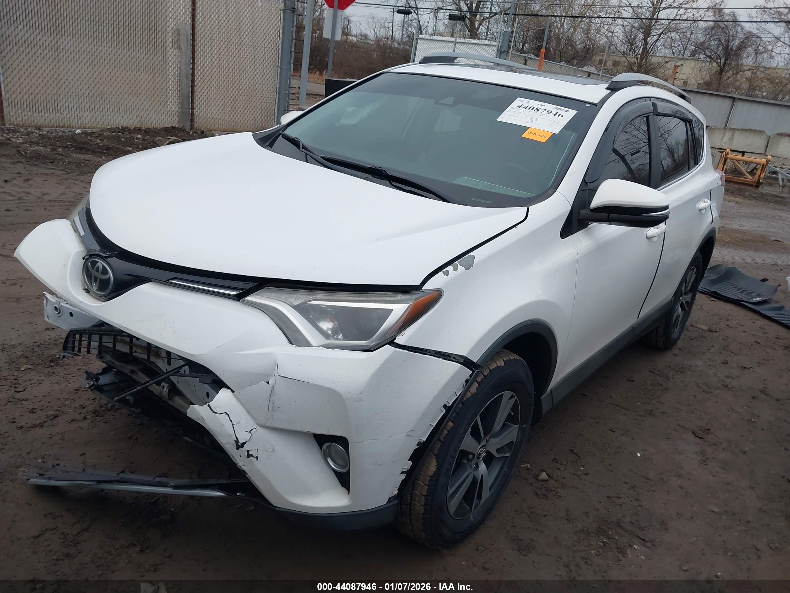 TOYOTA RAV4 image 2