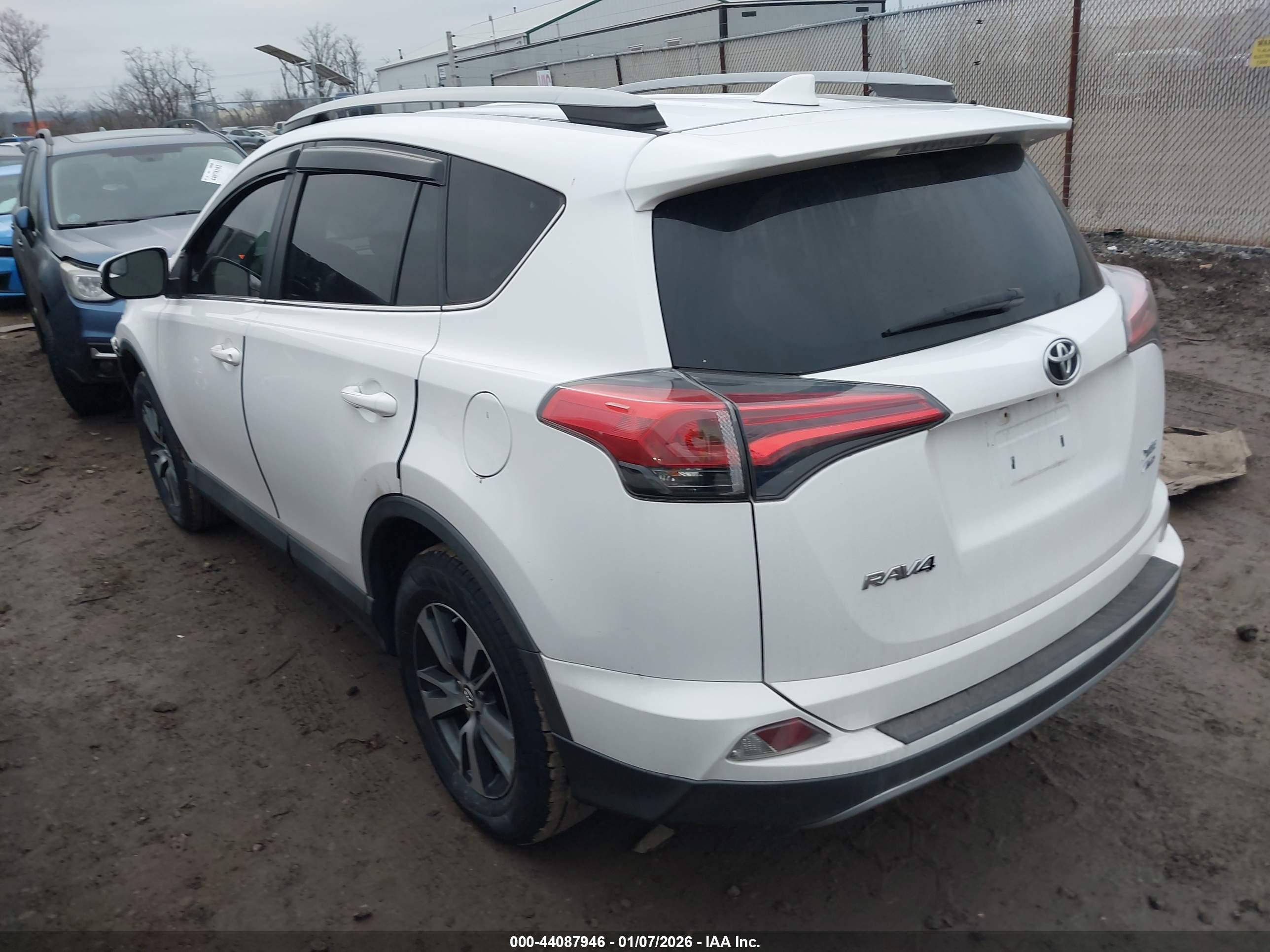 TOYOTA RAV4 image 3