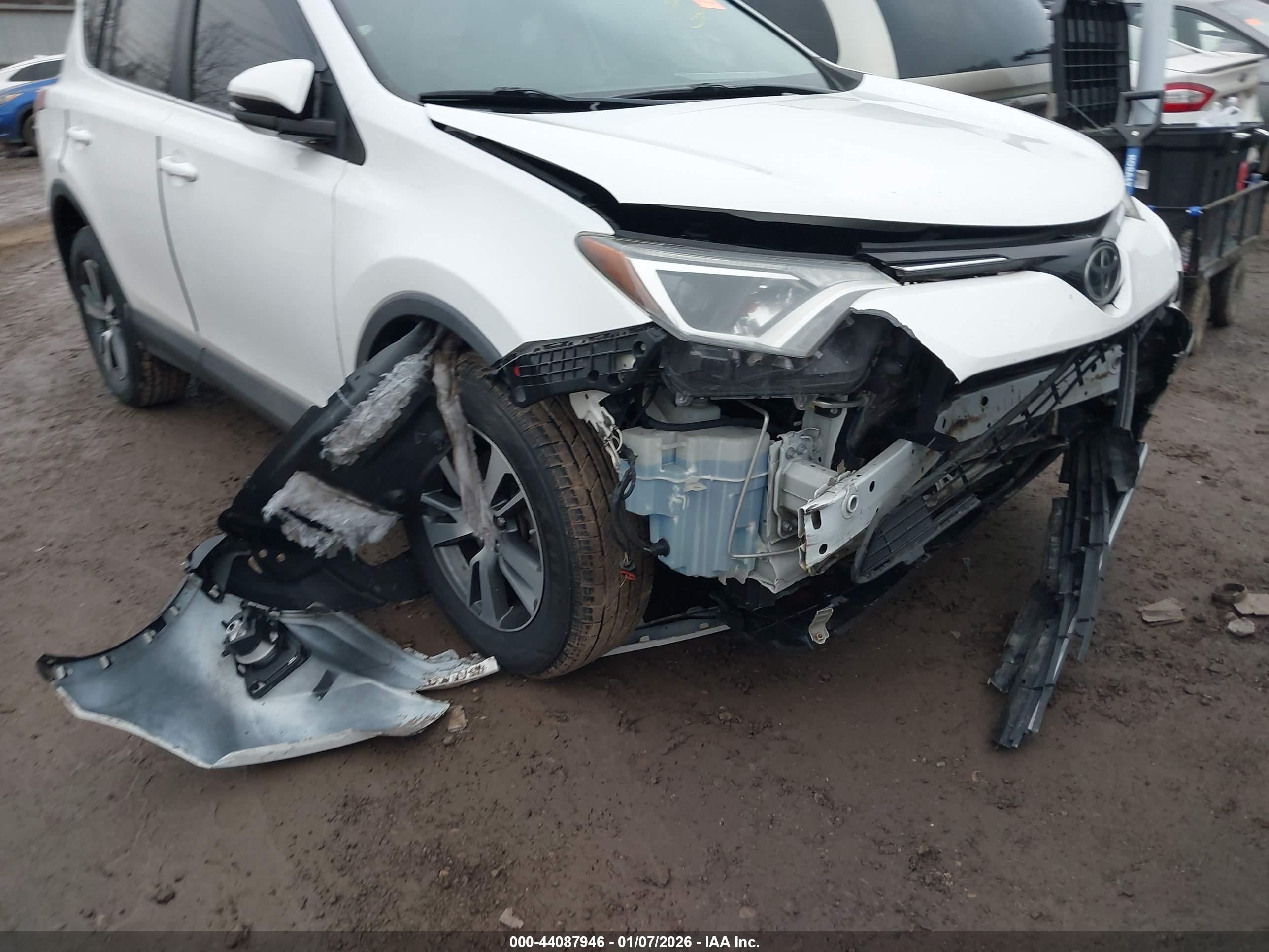 TOYOTA RAV4 image 6