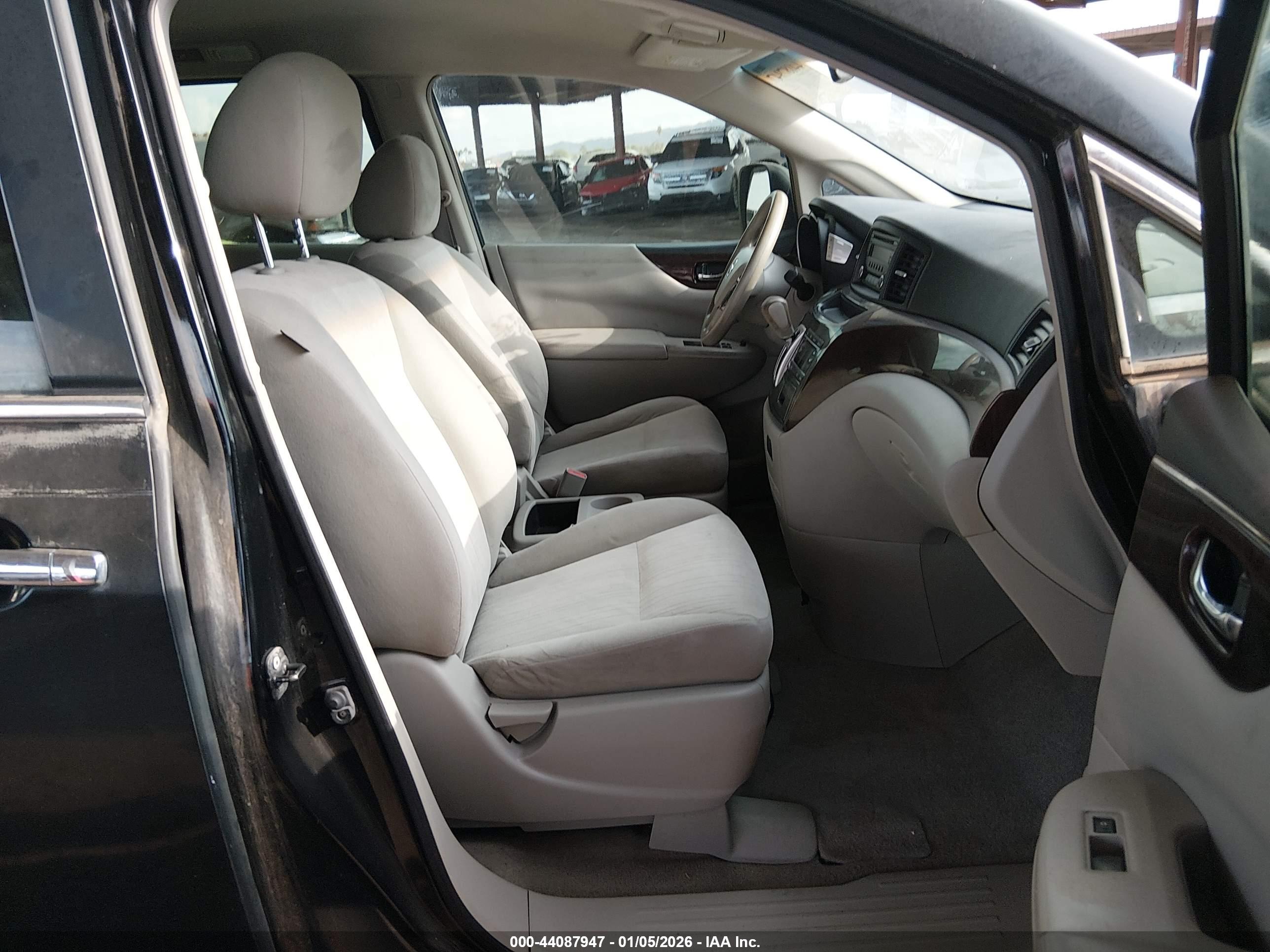 NISSAN QUEST image 5