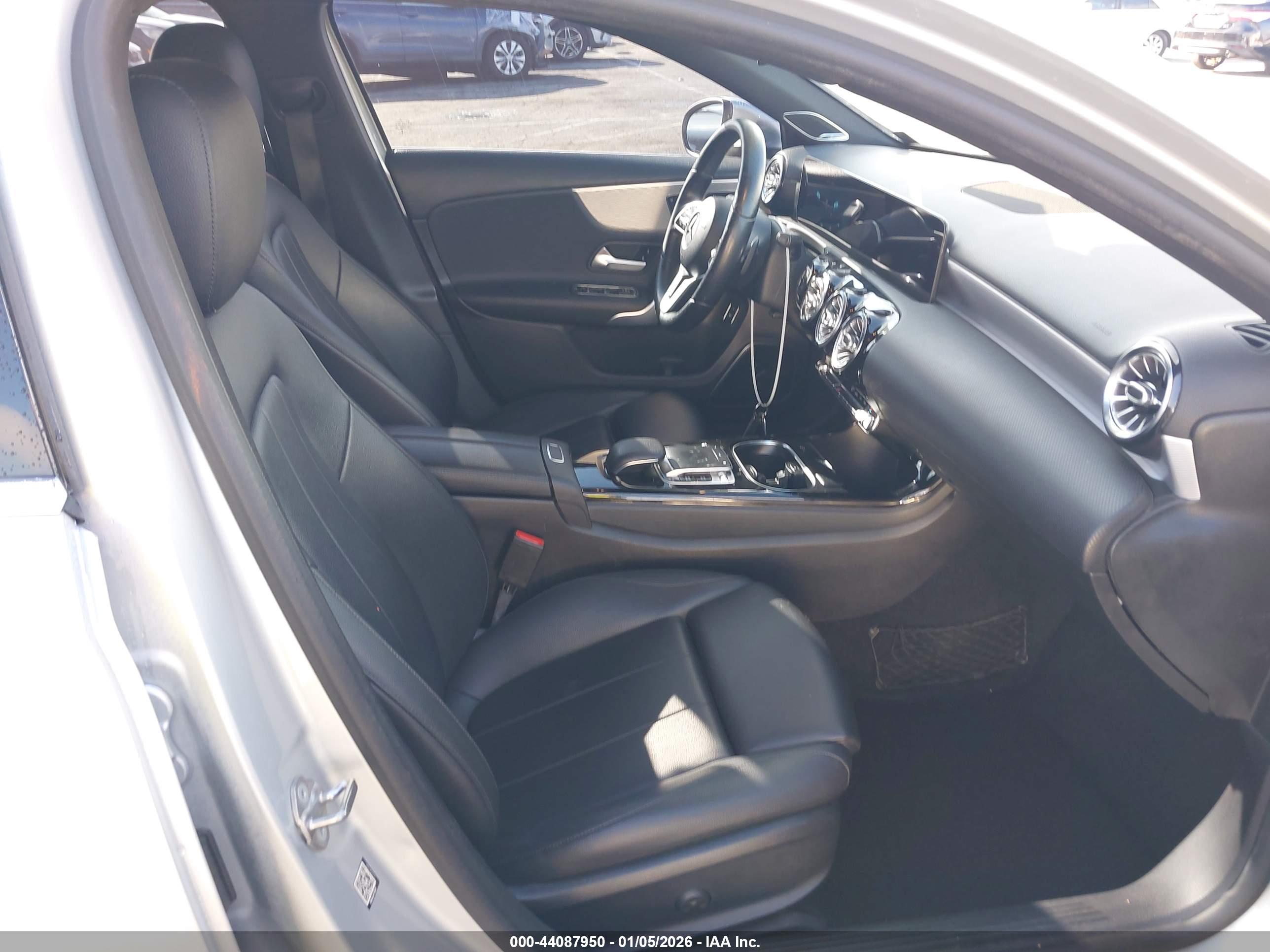 MERCEDES-BENZ A image 5