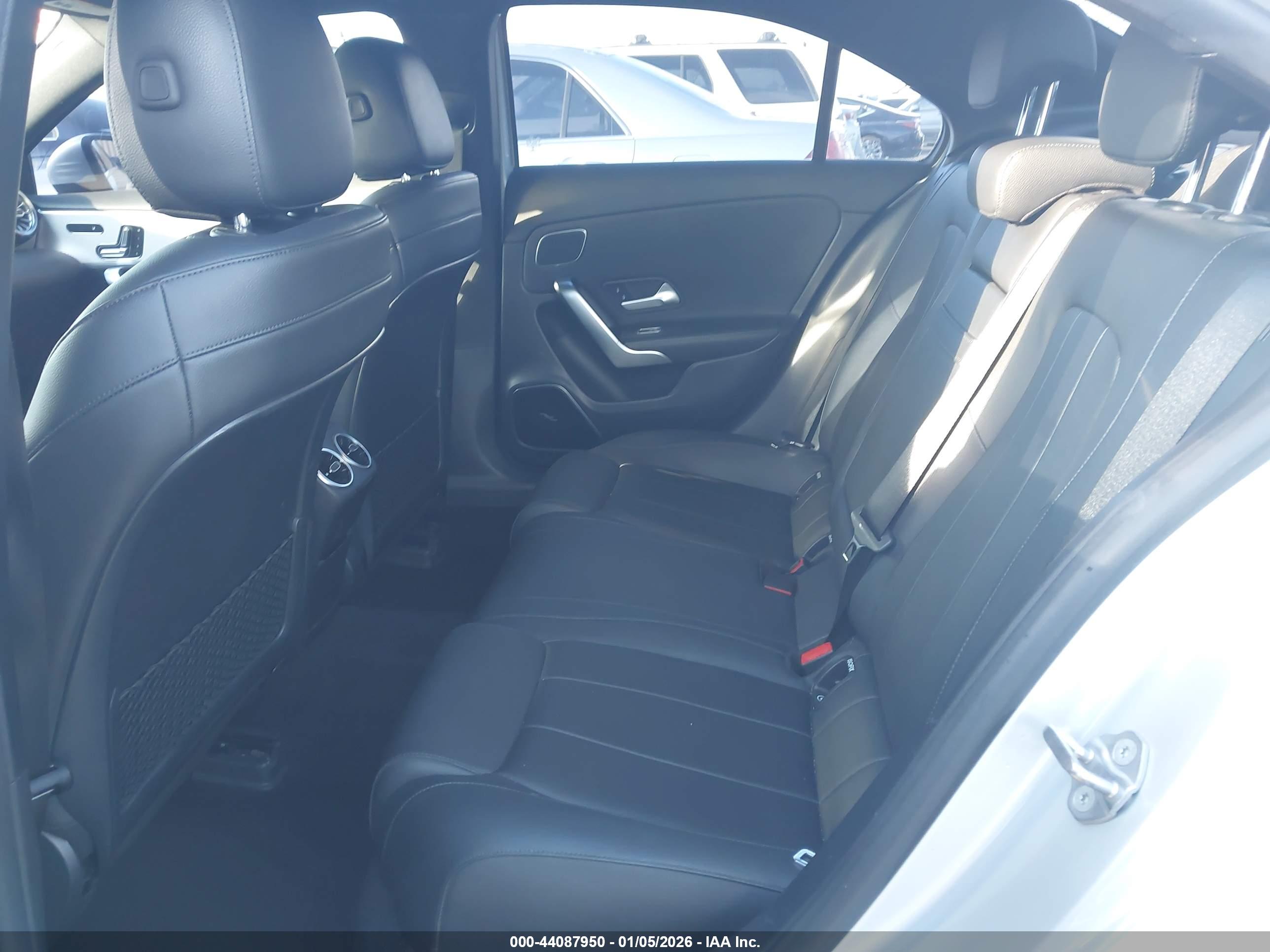MERCEDES-BENZ A image 8