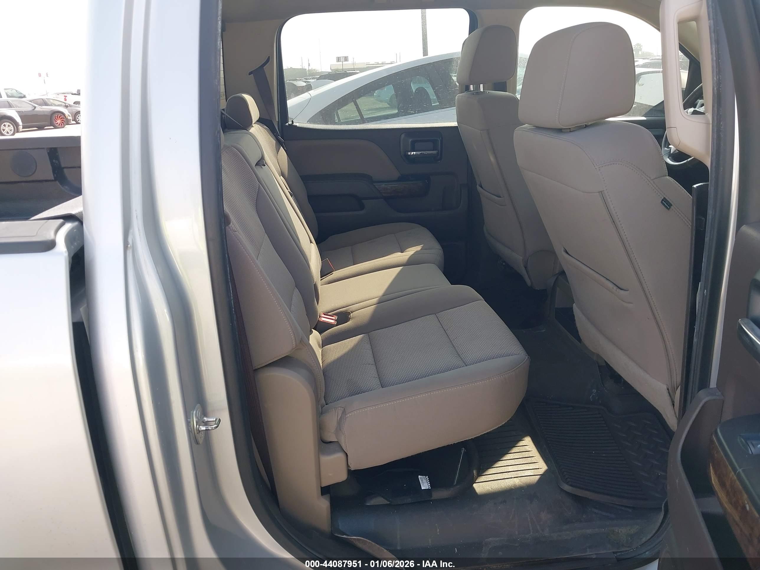 CHEVROLET SILVERADO image 8