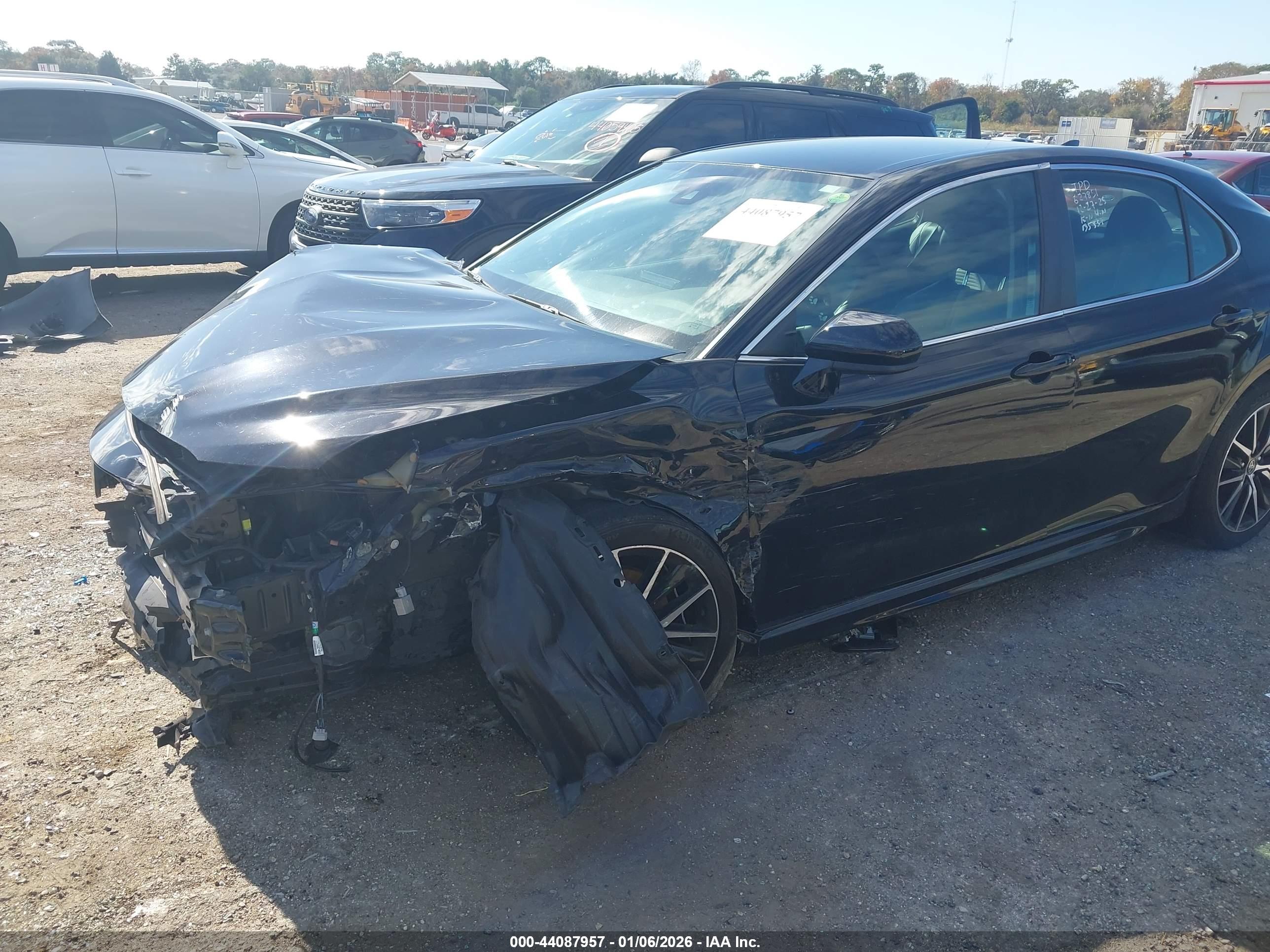 TOYOTA CAMRY image 6