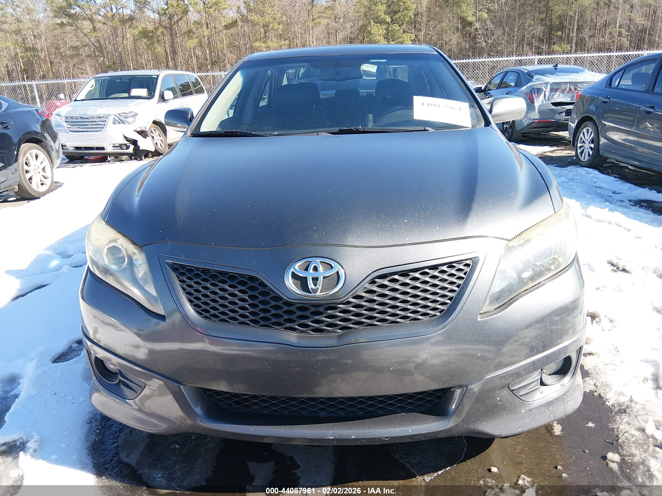 TOYOTA CAMRY image 6