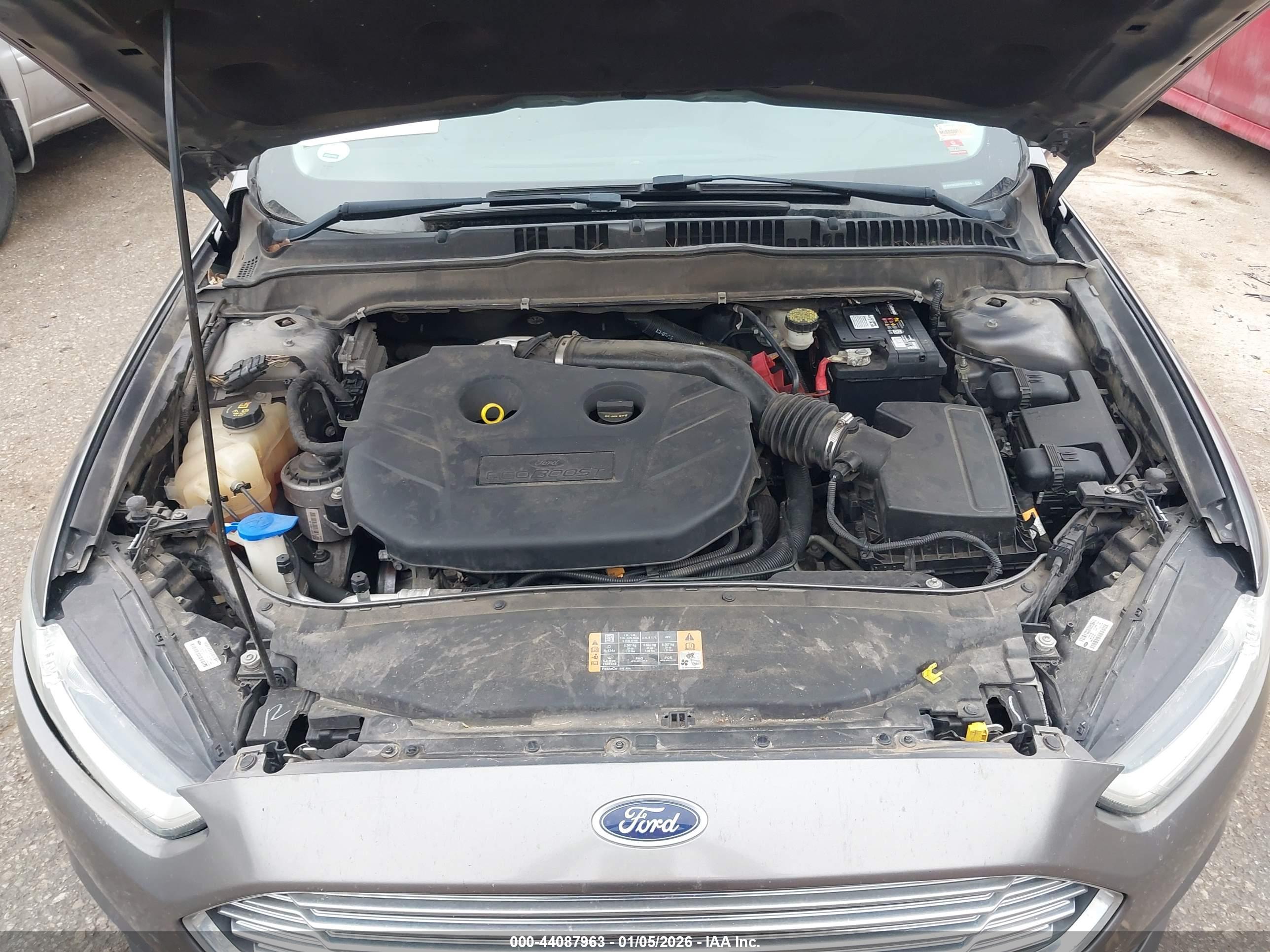 FORD FUSION image 10