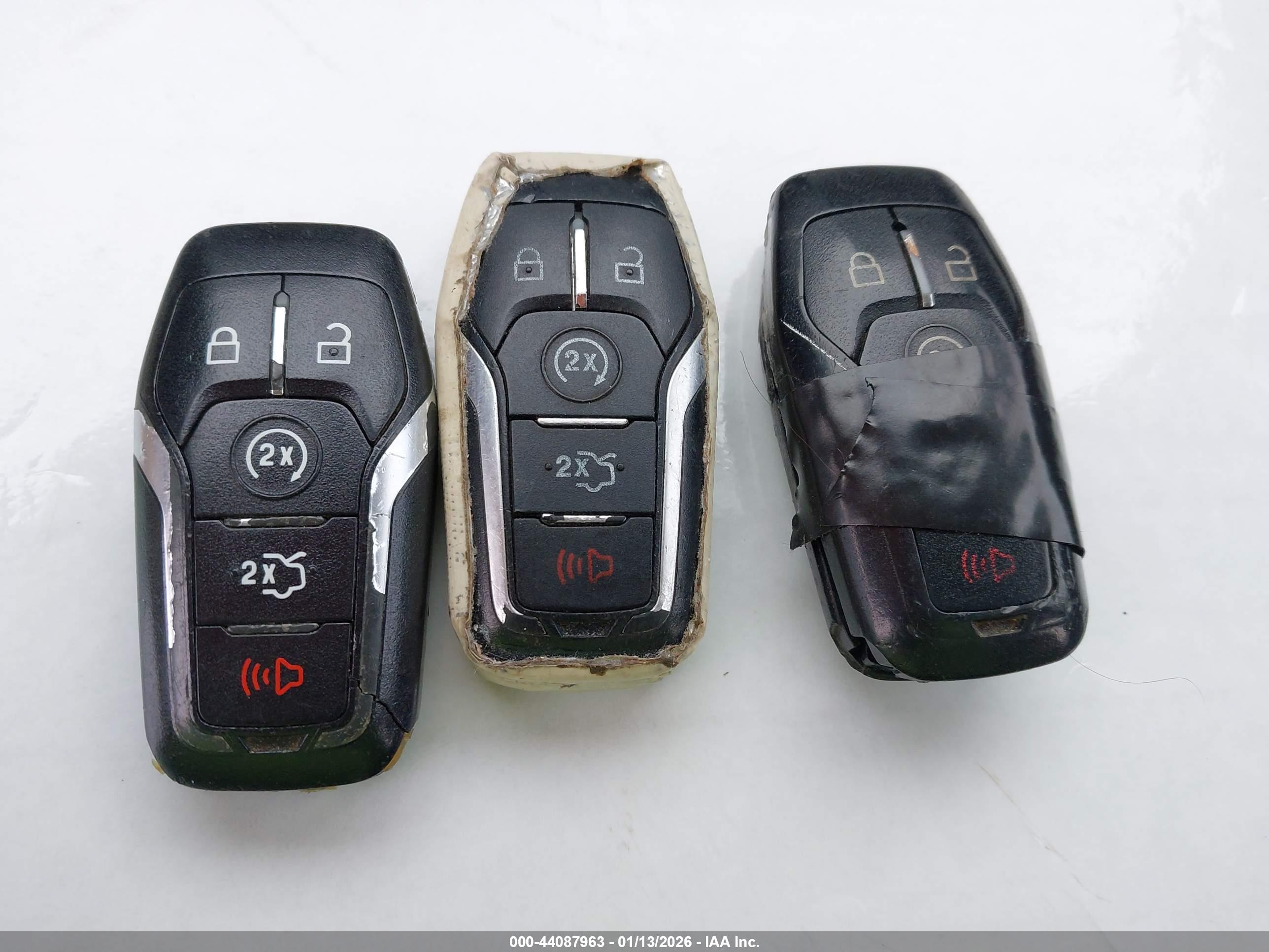 FORD FUSION image 11