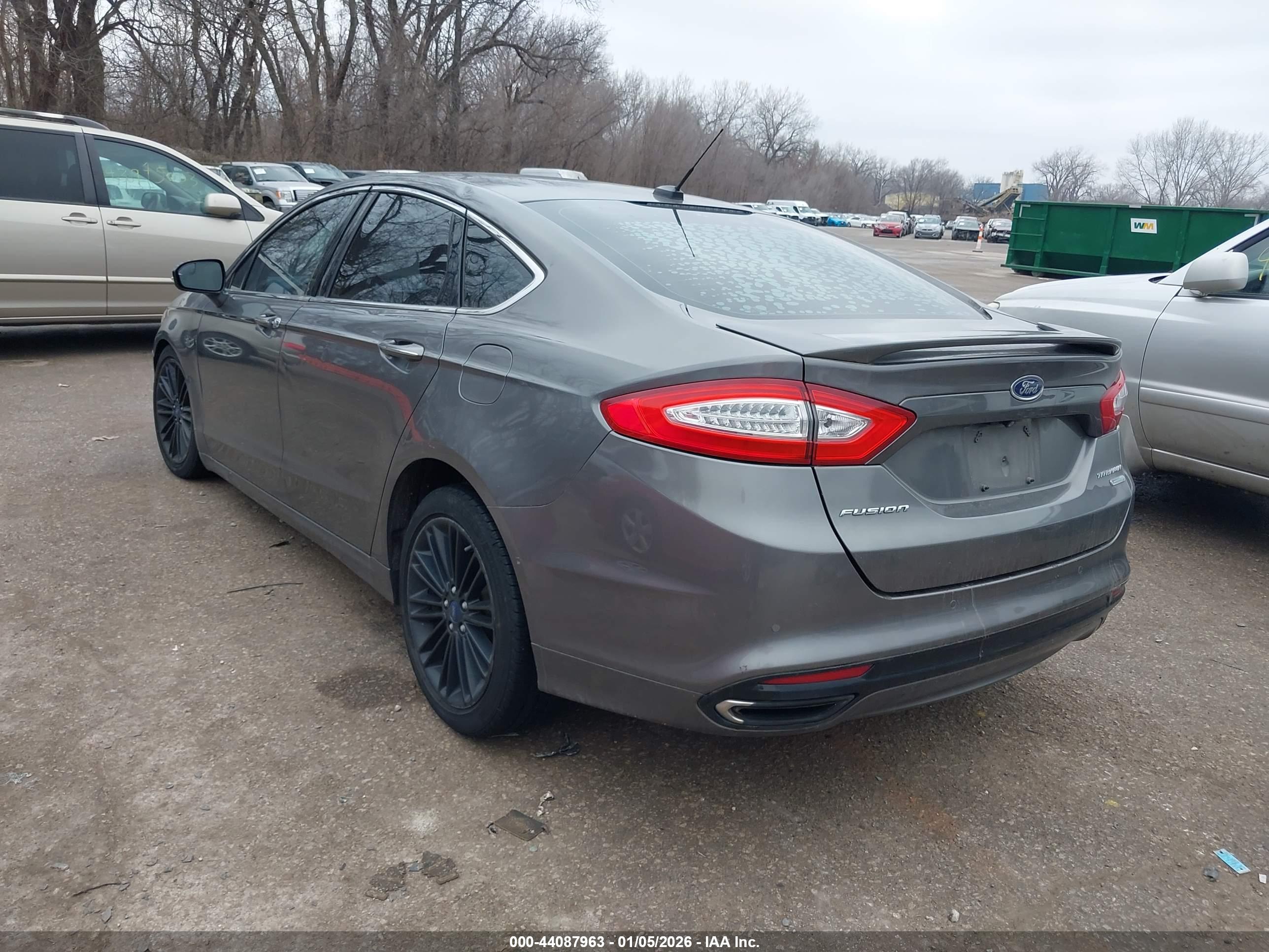 FORD FUSION image 3