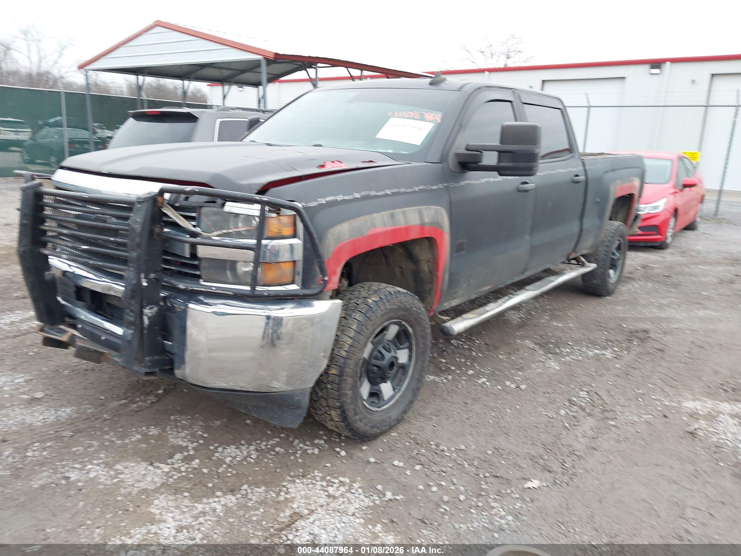 CHEVROLET SILVERADO image 2