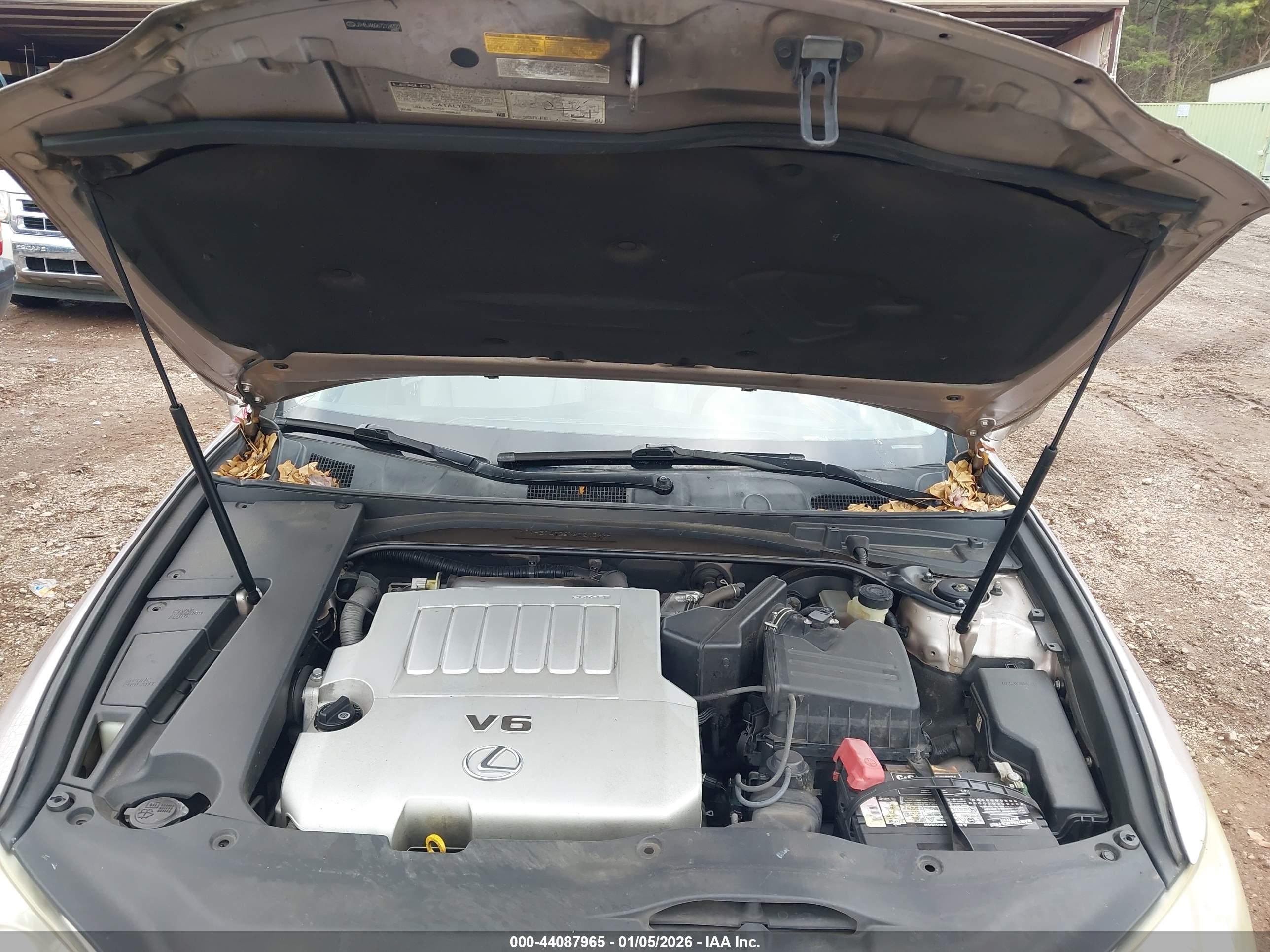 LEXUS ES image 10
