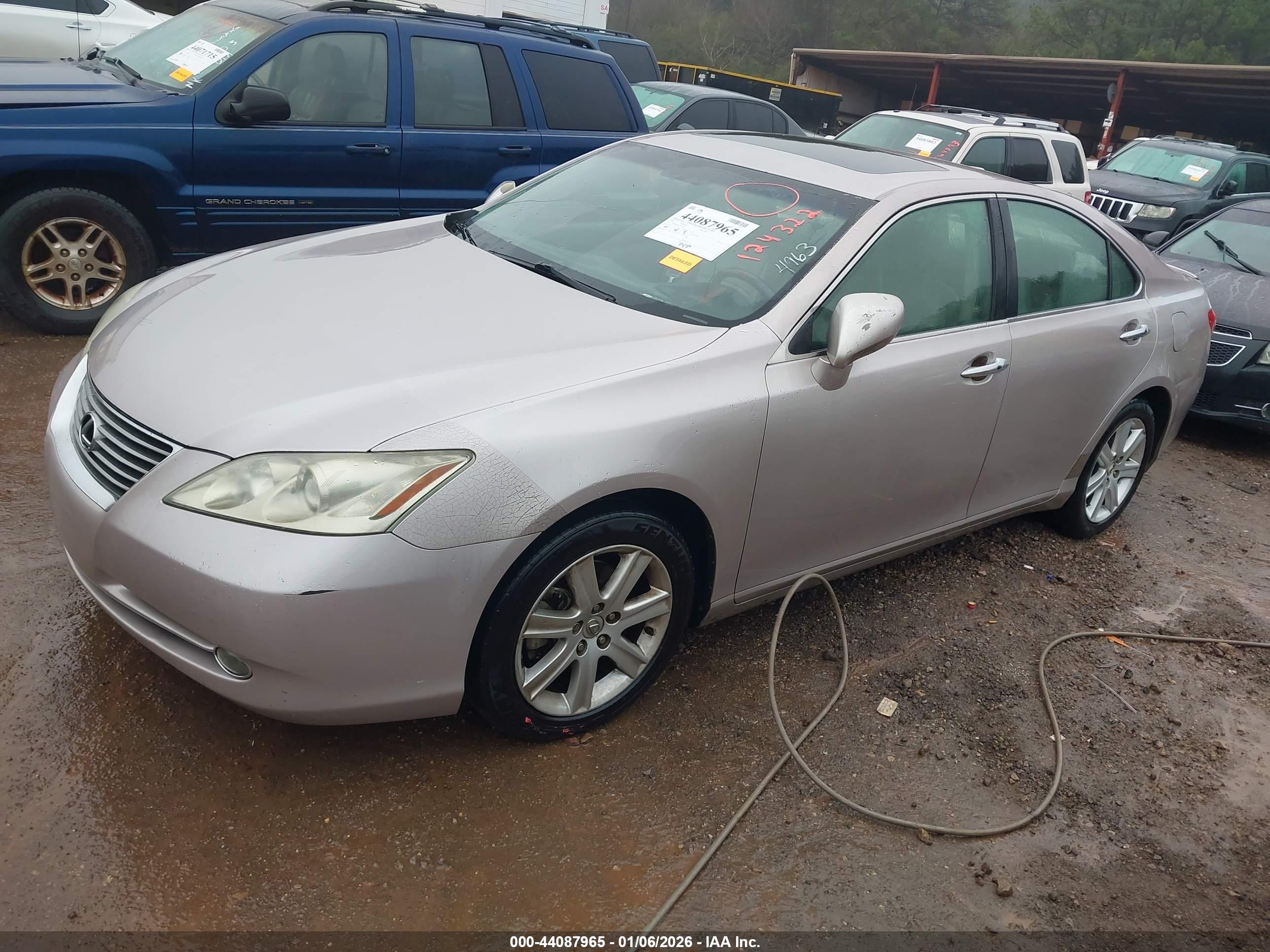LEXUS ES image 2