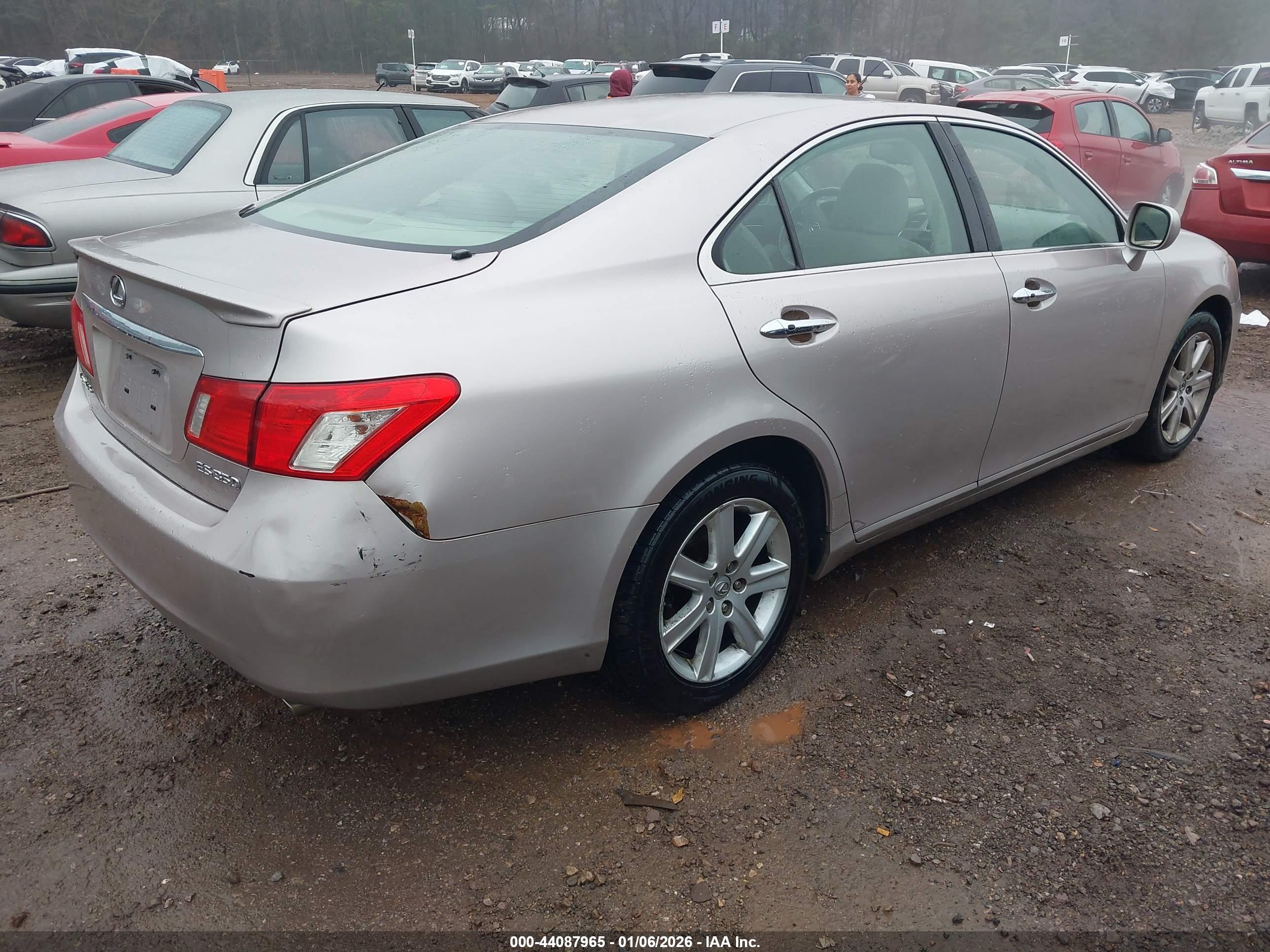 LEXUS ES image 4