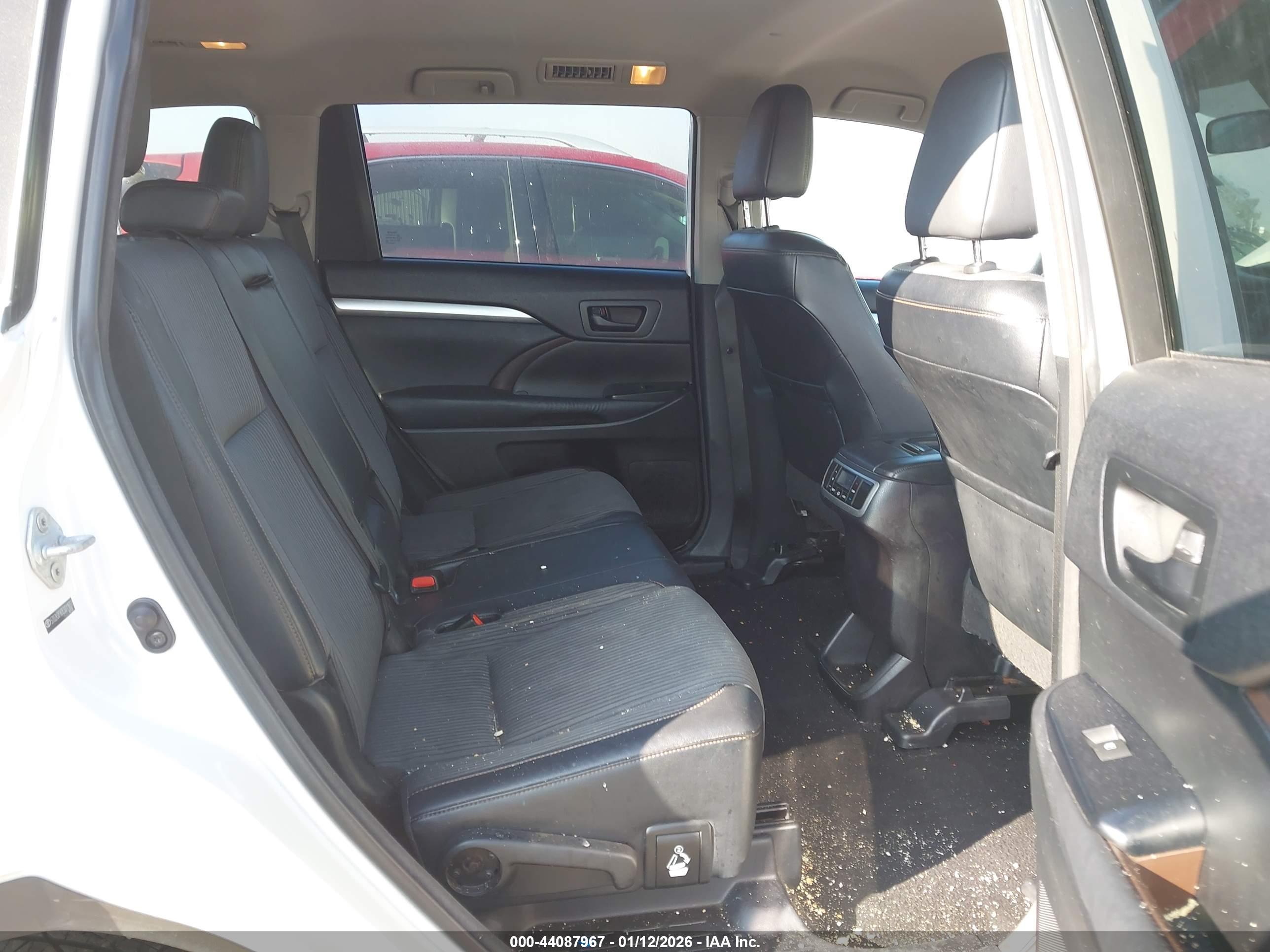 TOYOTA HIGHLANDER image 8