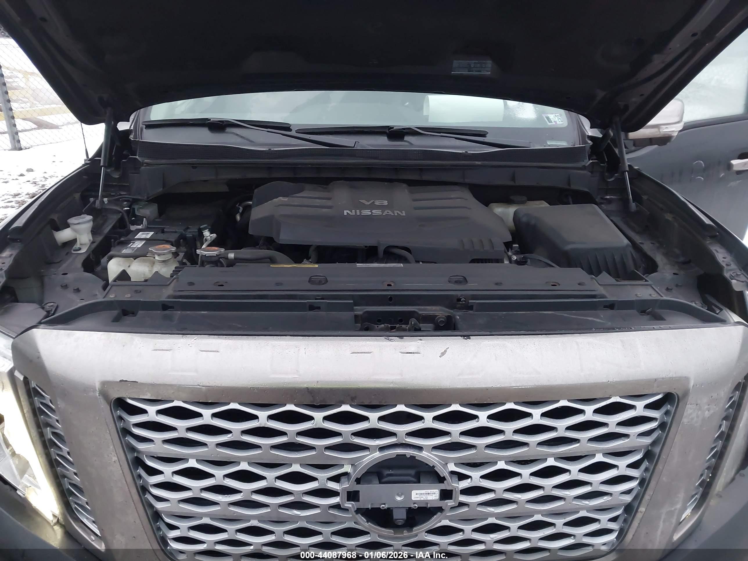 NISSAN TITAN image 10