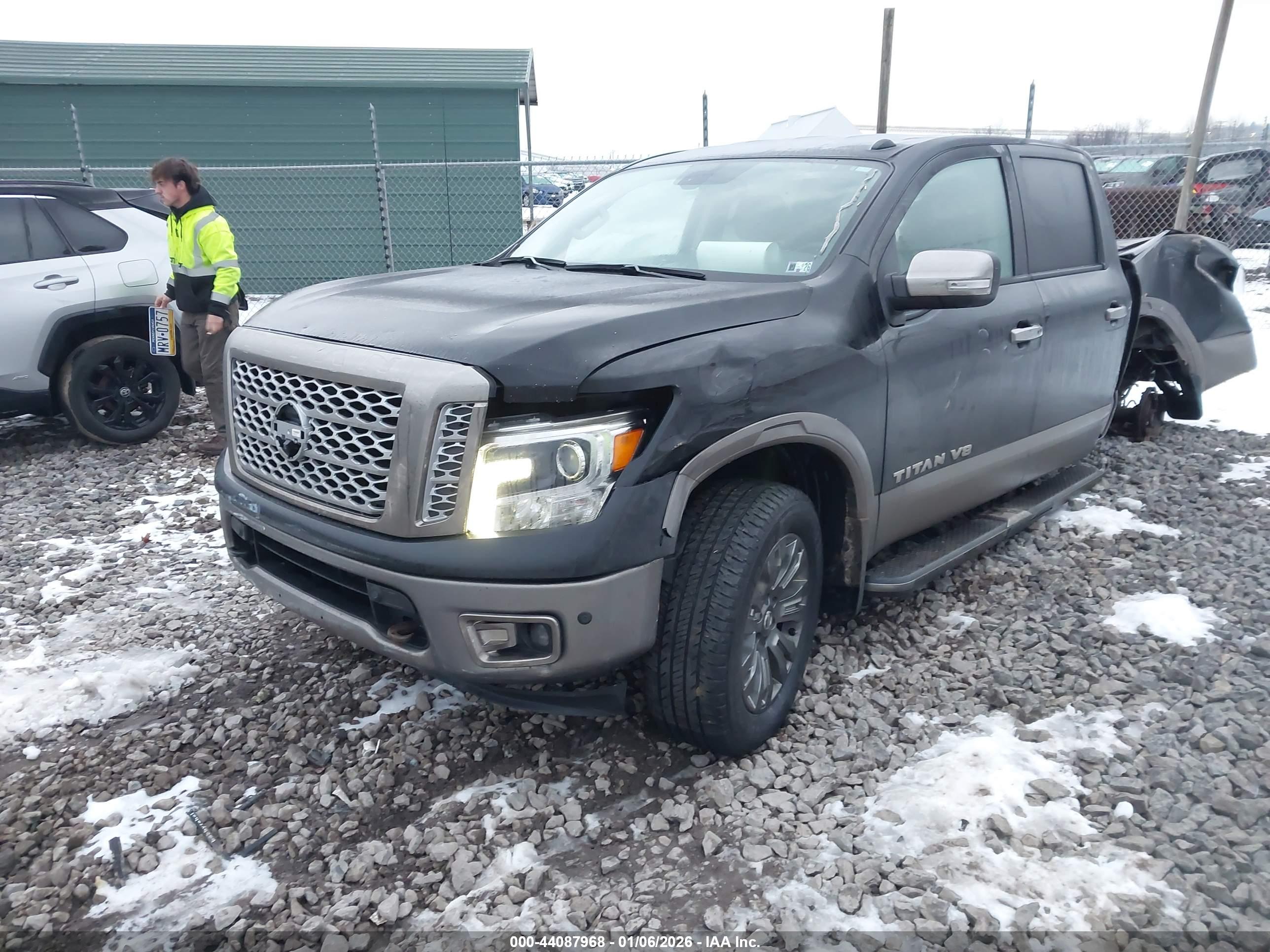 NISSAN TITAN image 2