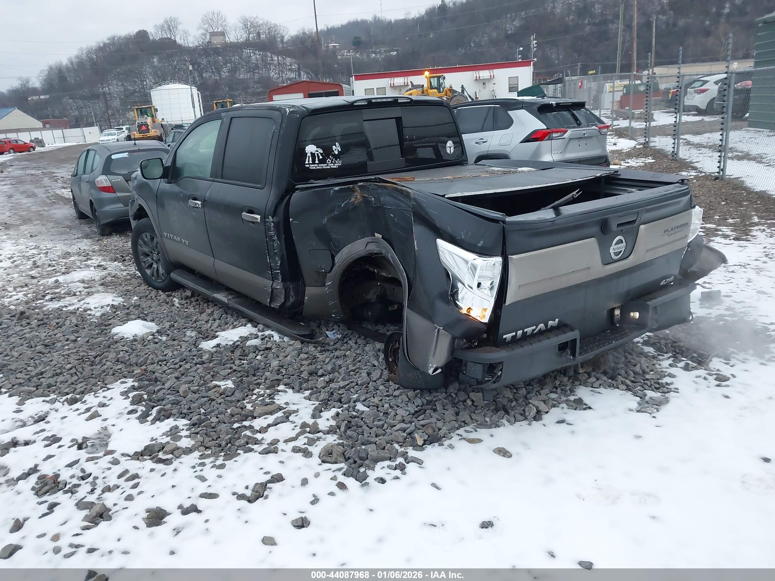 NISSAN TITAN image 3
