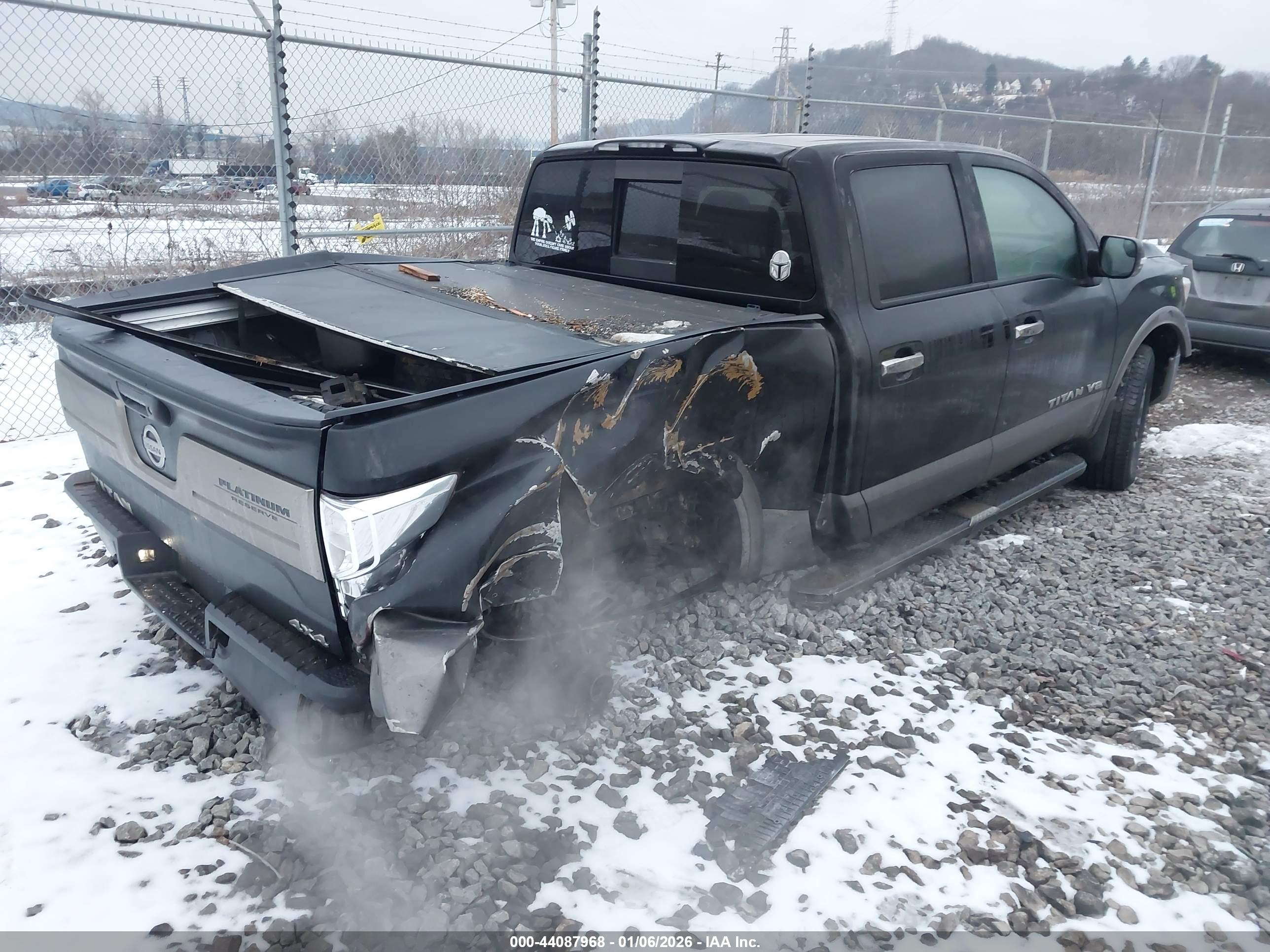 NISSAN TITAN image 4