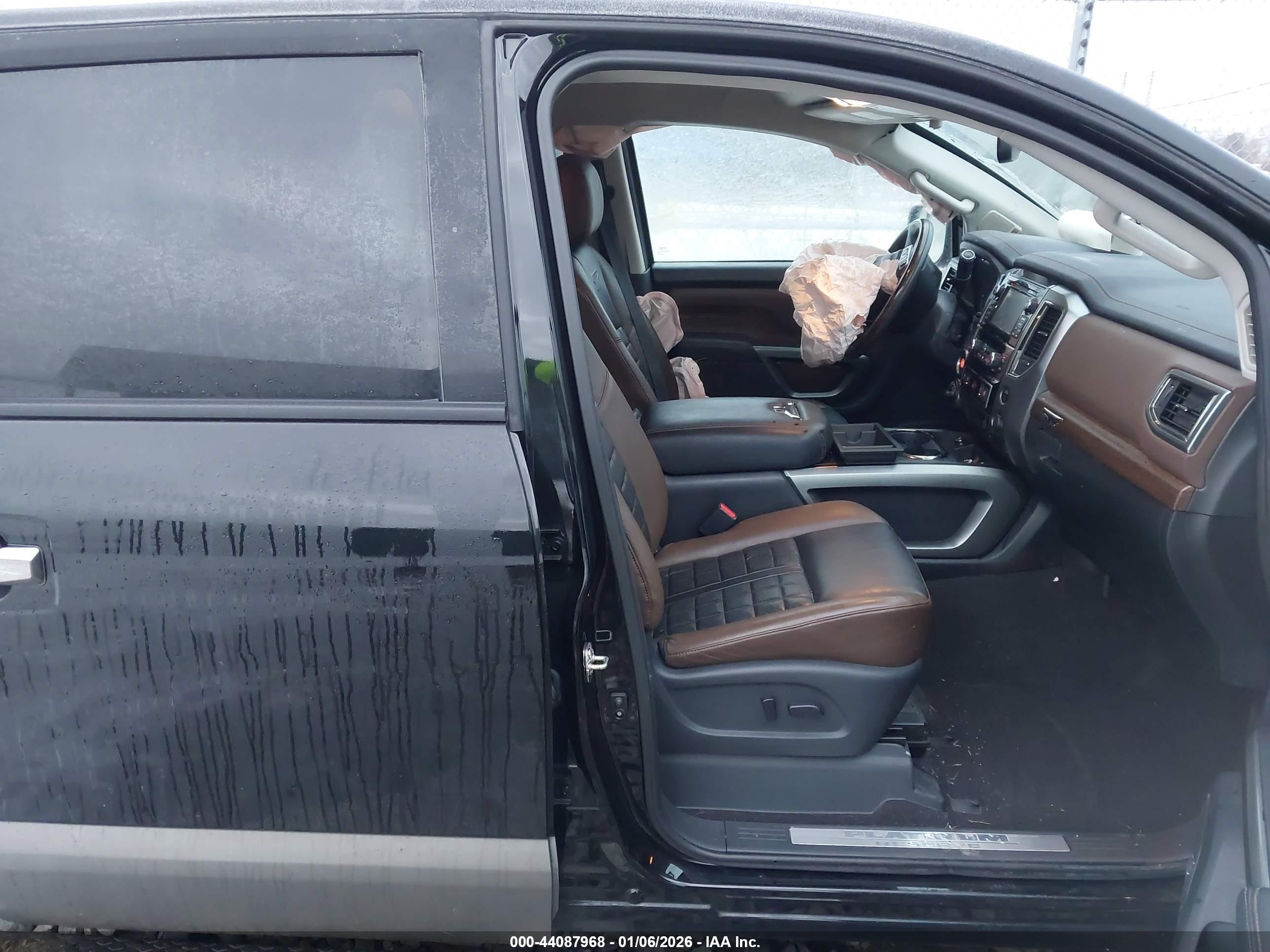 NISSAN TITAN image 5