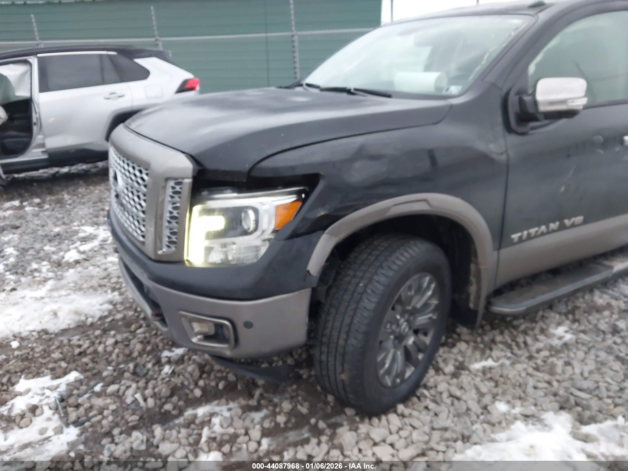 NISSAN TITAN image 6