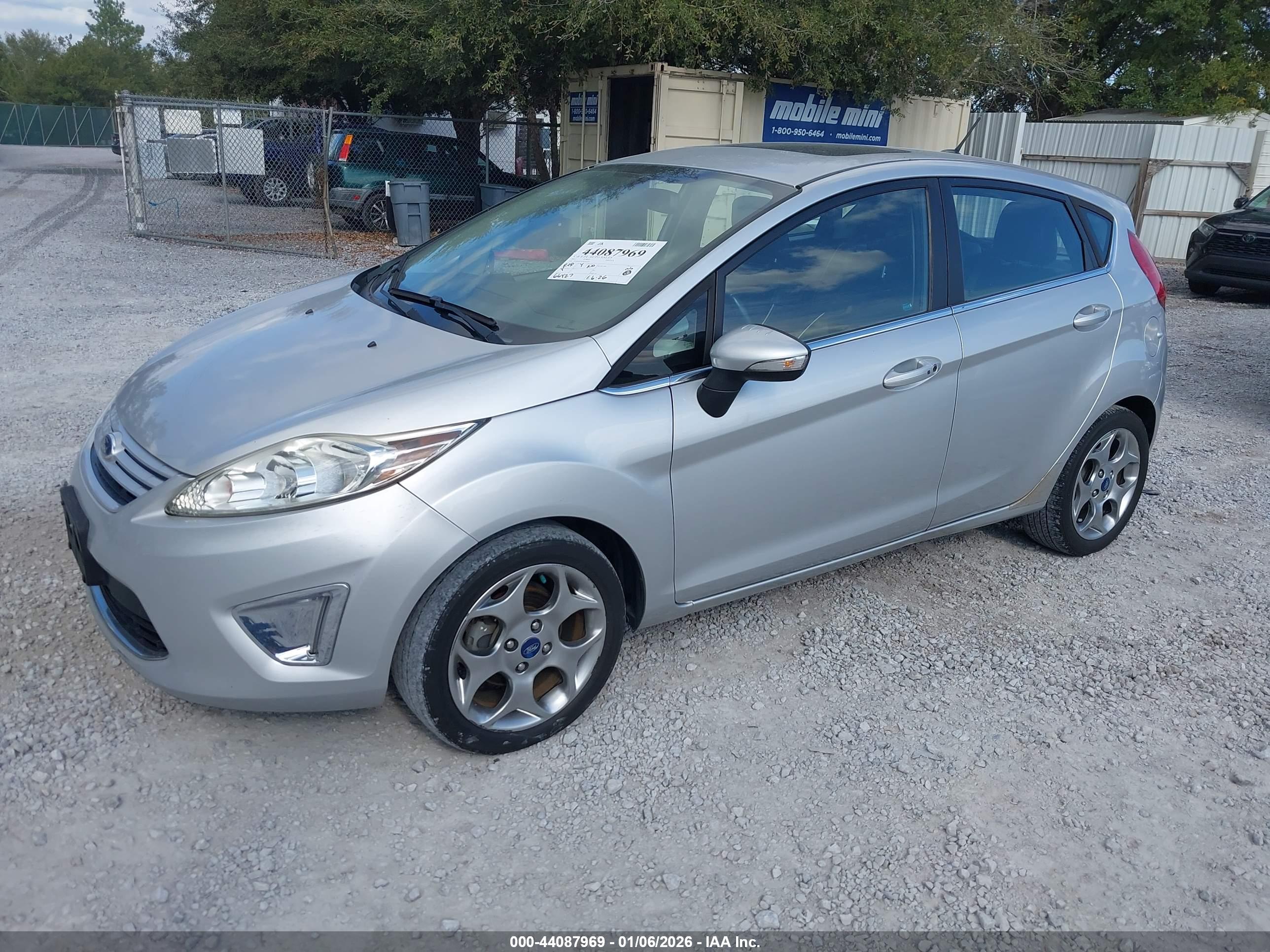 FORD FIESTA image 2