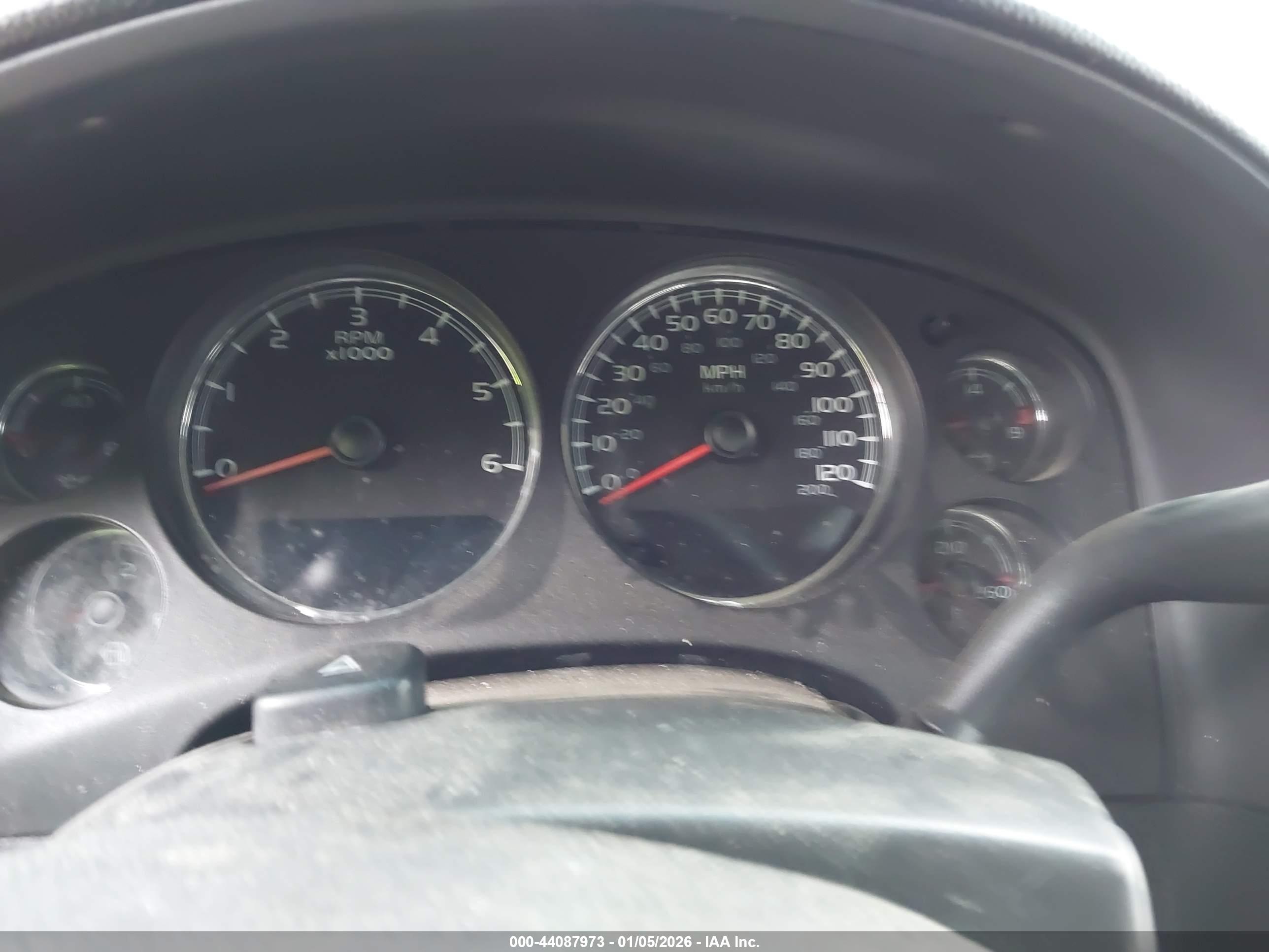 CHEVROLET SILVERADO image 7