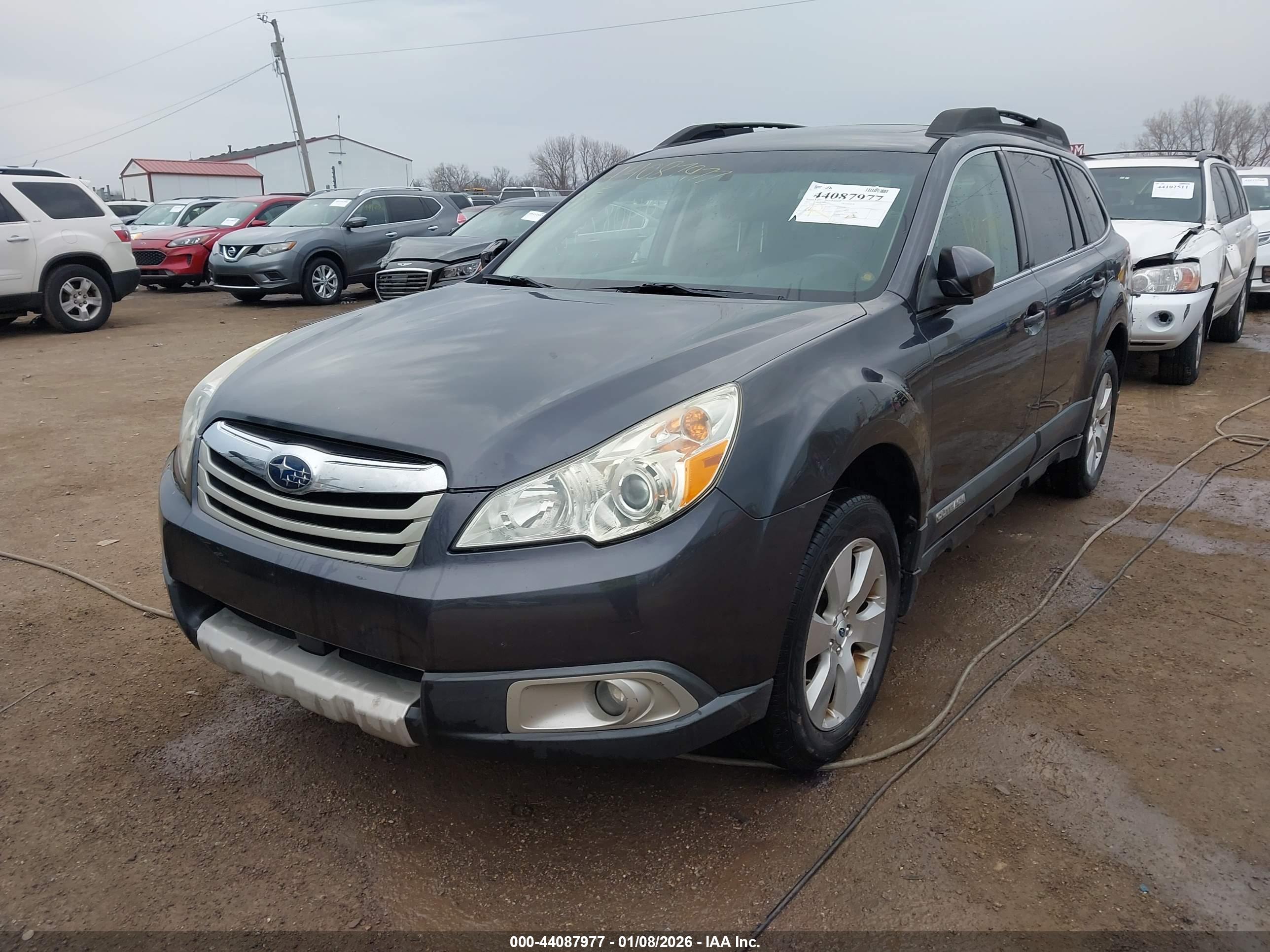 SUBARU OUTBACK image 2