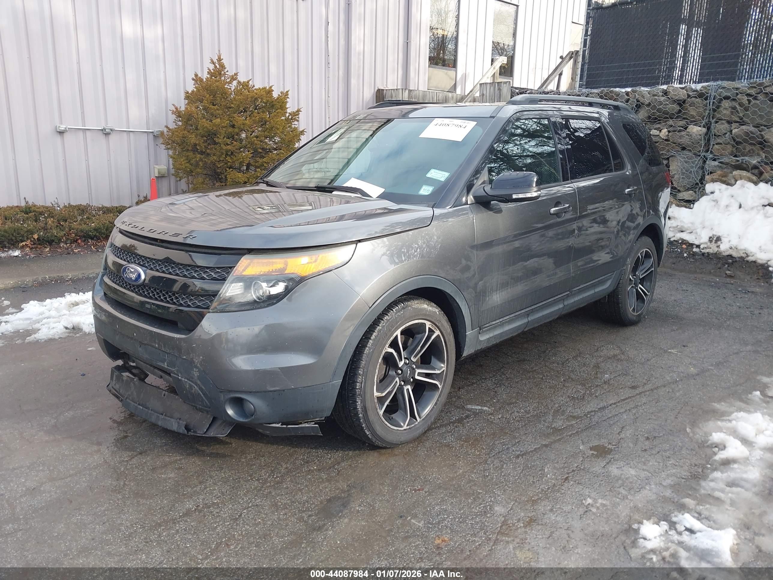 FORD EXPLORER image 2