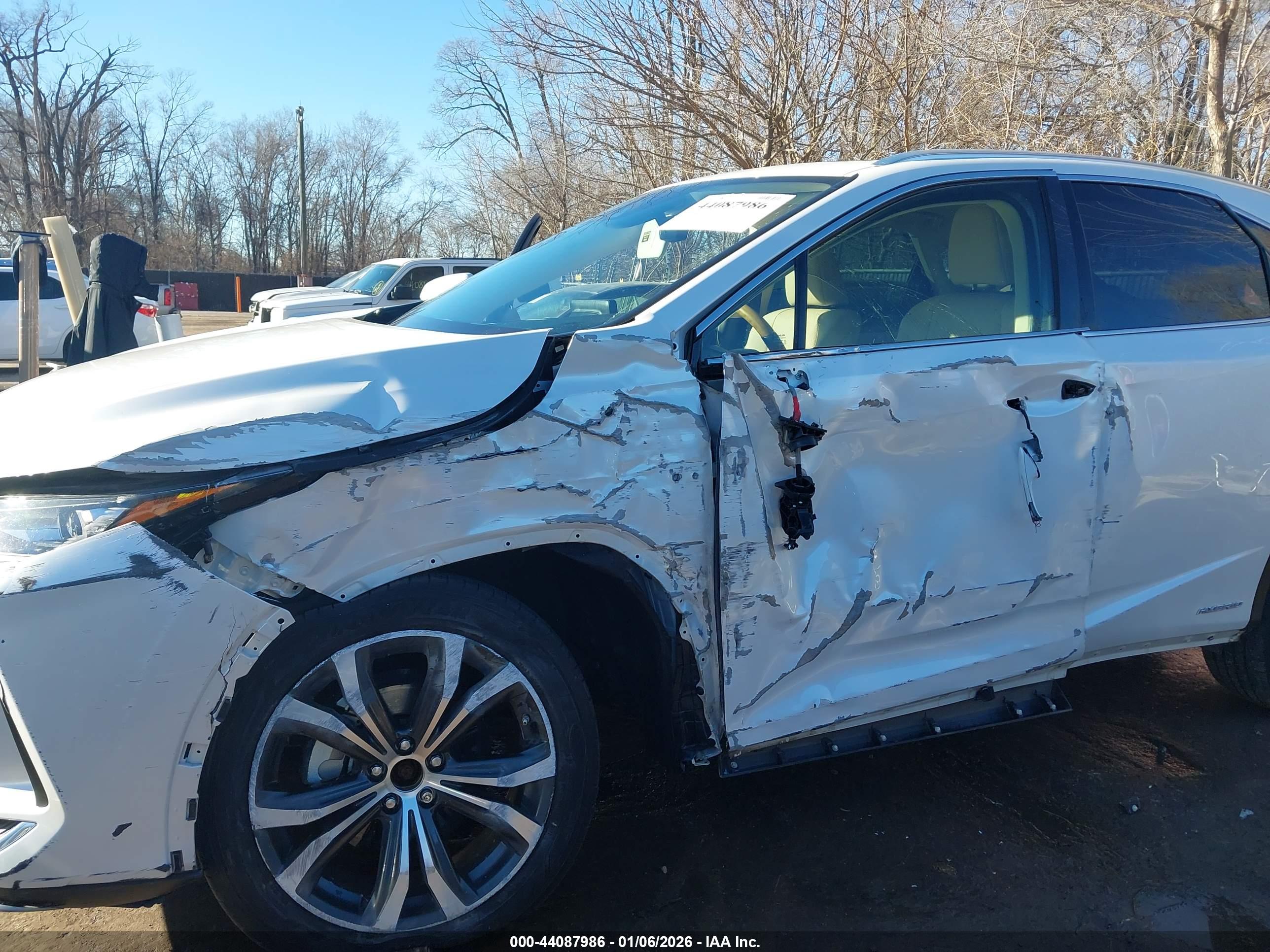 LEXUS RX image 6
