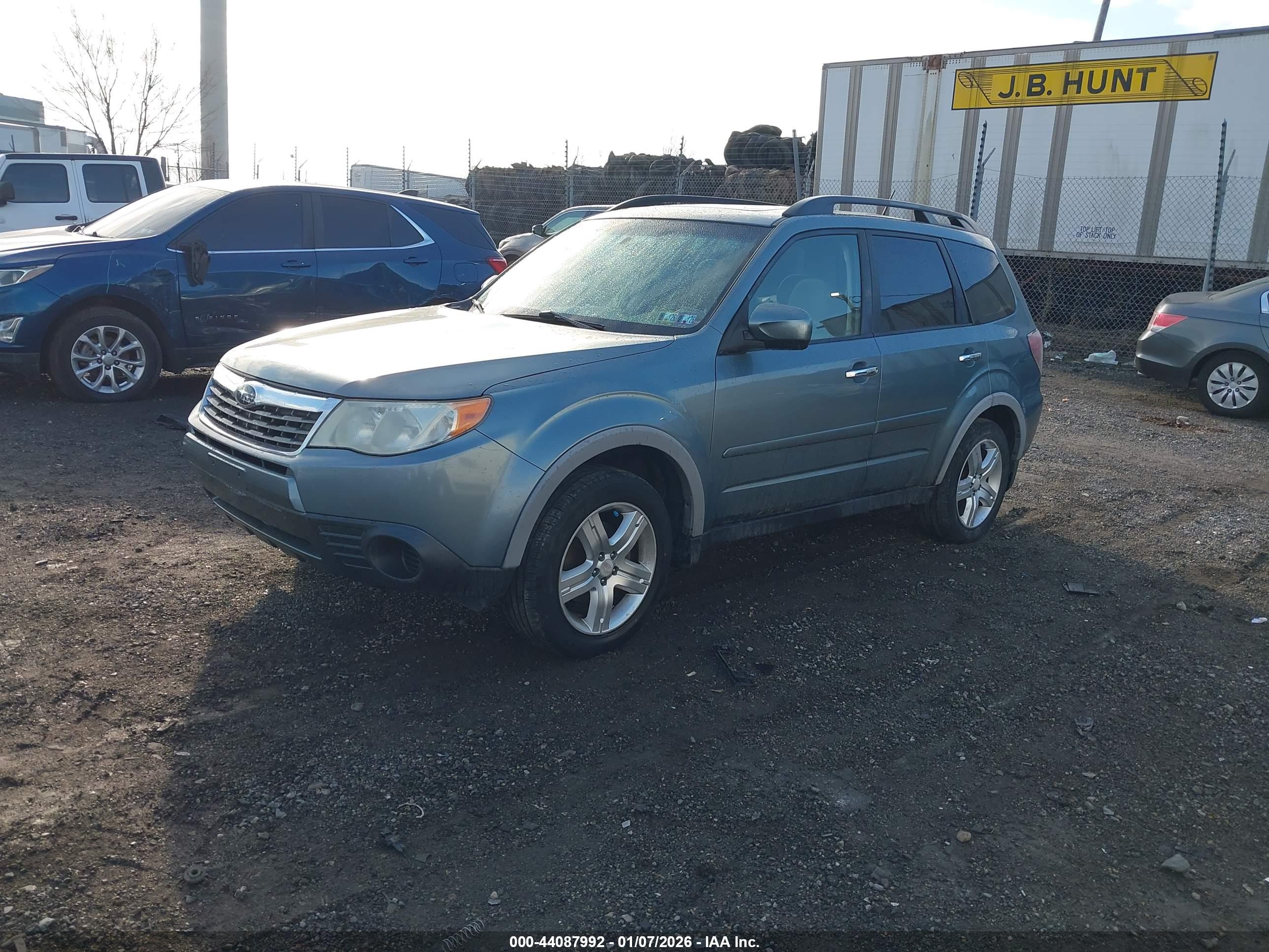 SUBARU FORESTER image 2