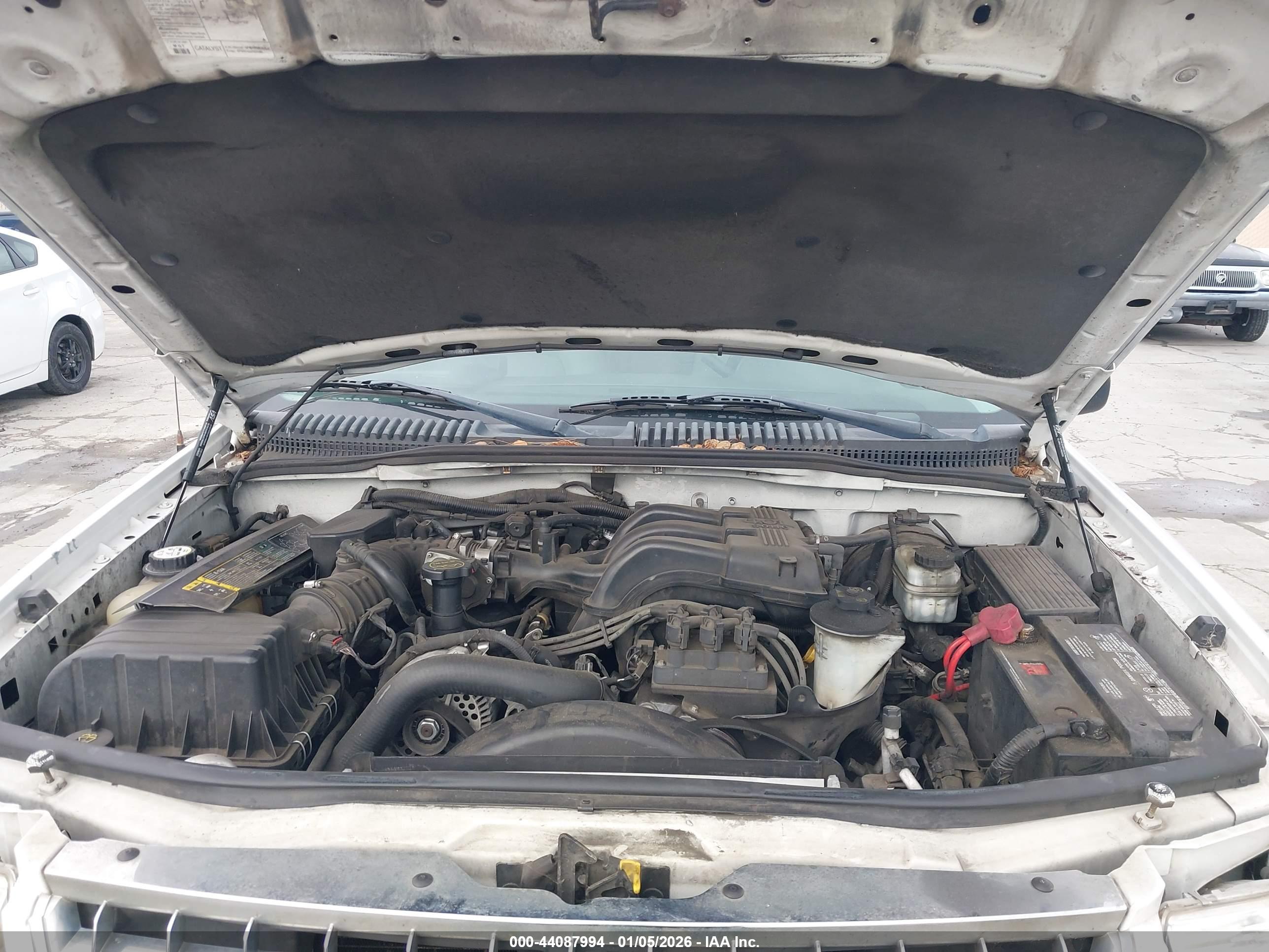 FORD EXPLORER image 10