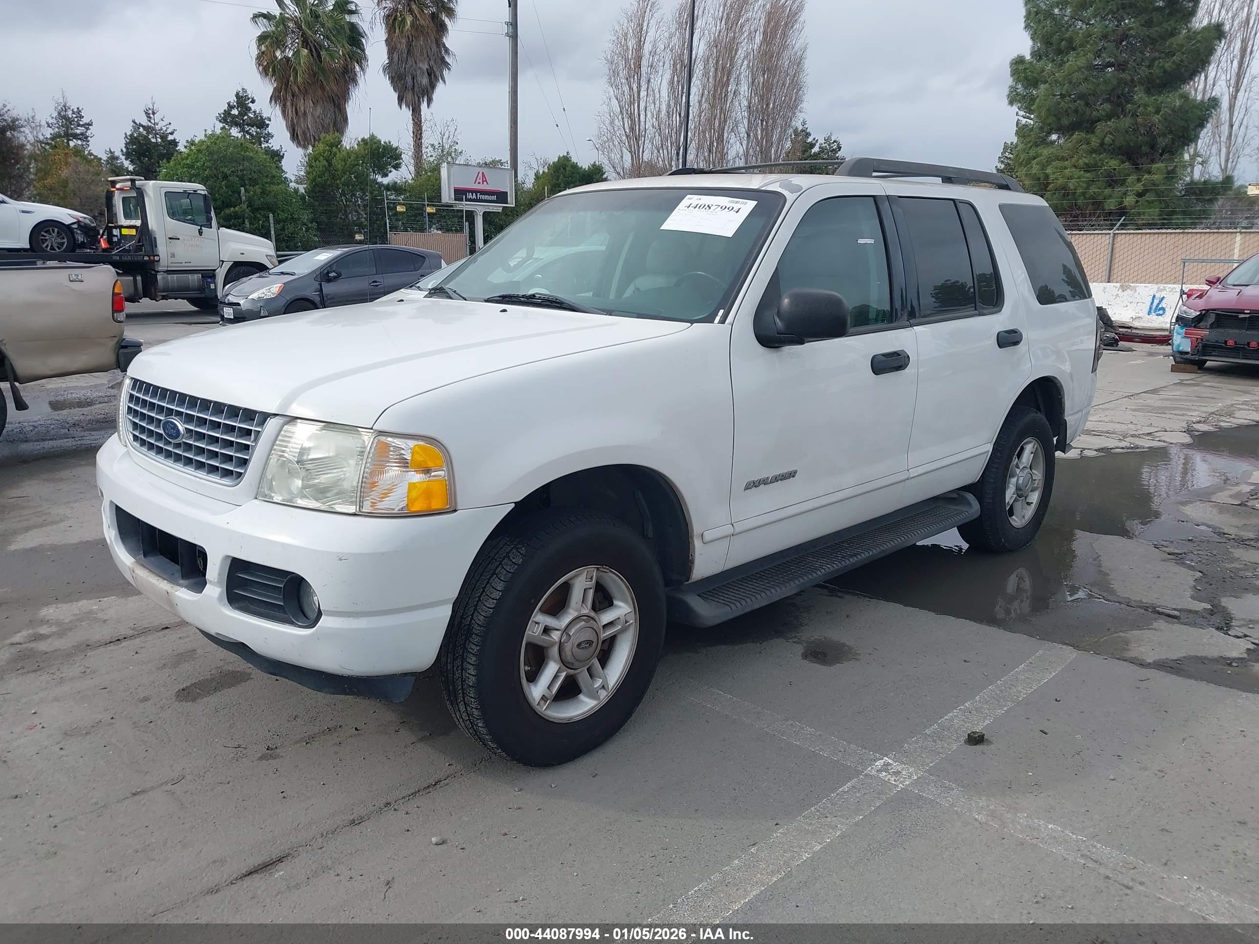 FORD EXPLORER image 2