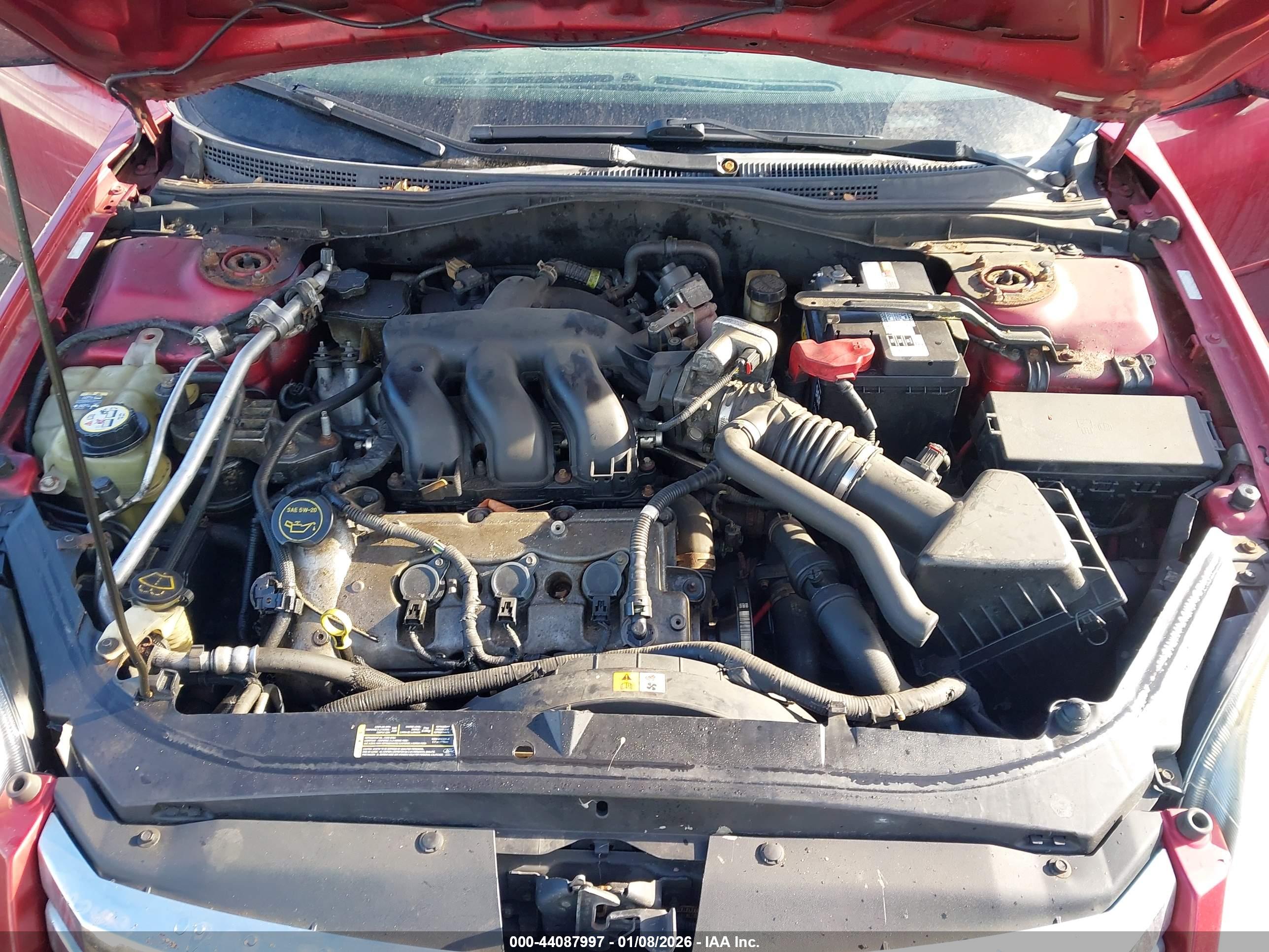 FORD FUSION image 10
