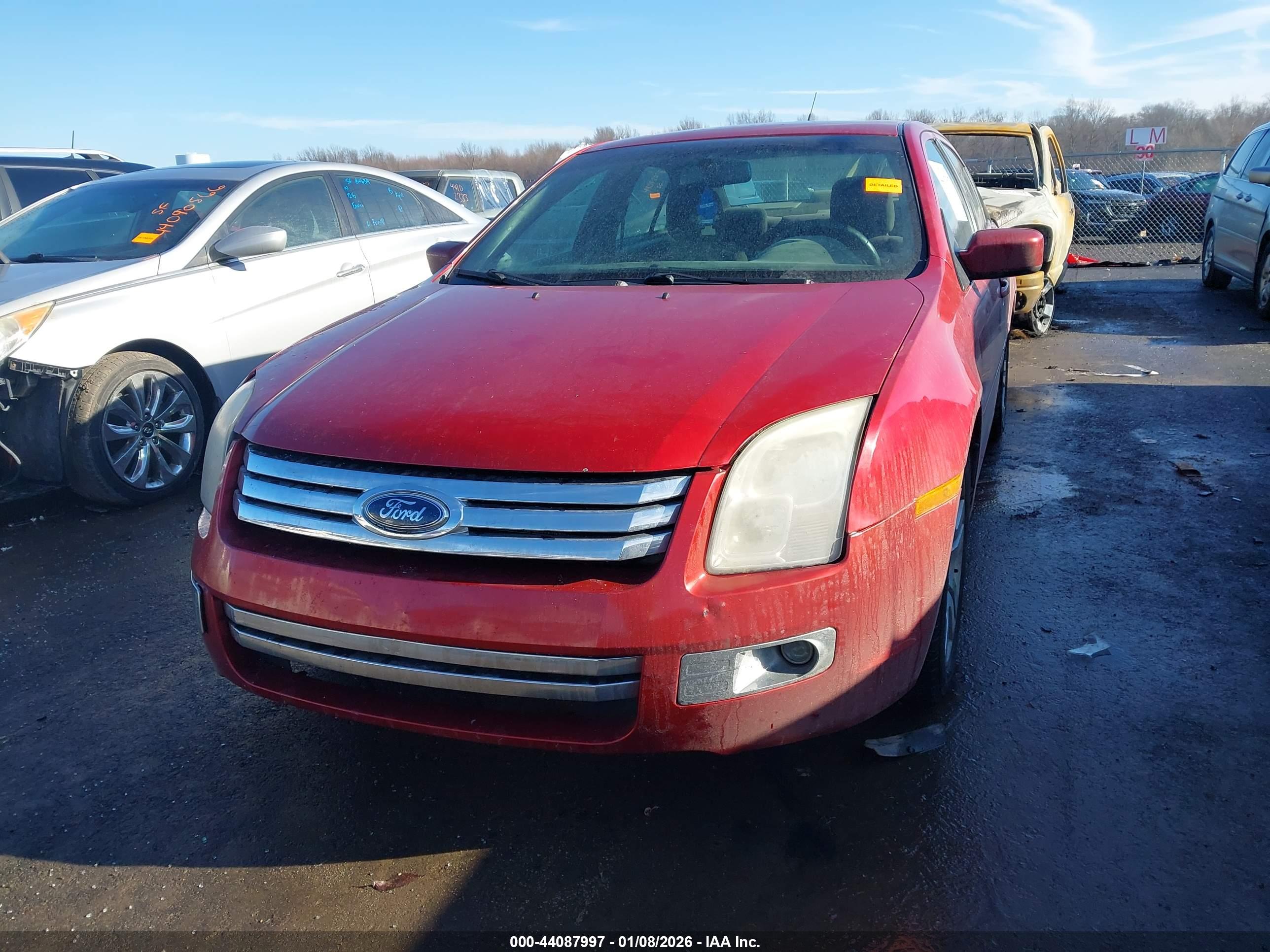 FORD FUSION image 2