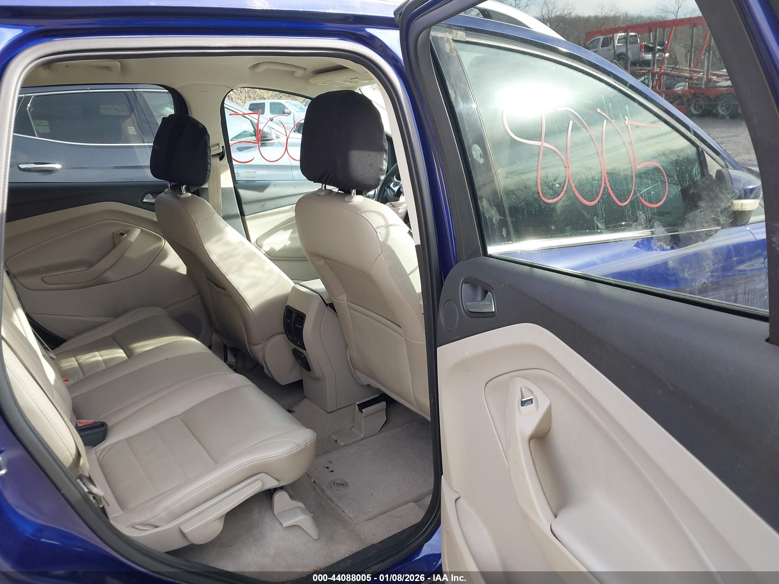 FORD ESCAPE image 8