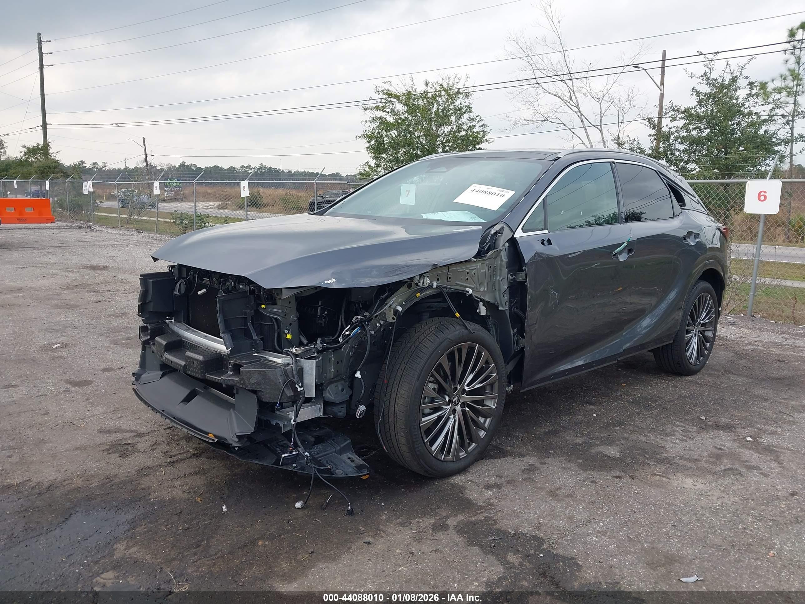 LEXUS RX image 2