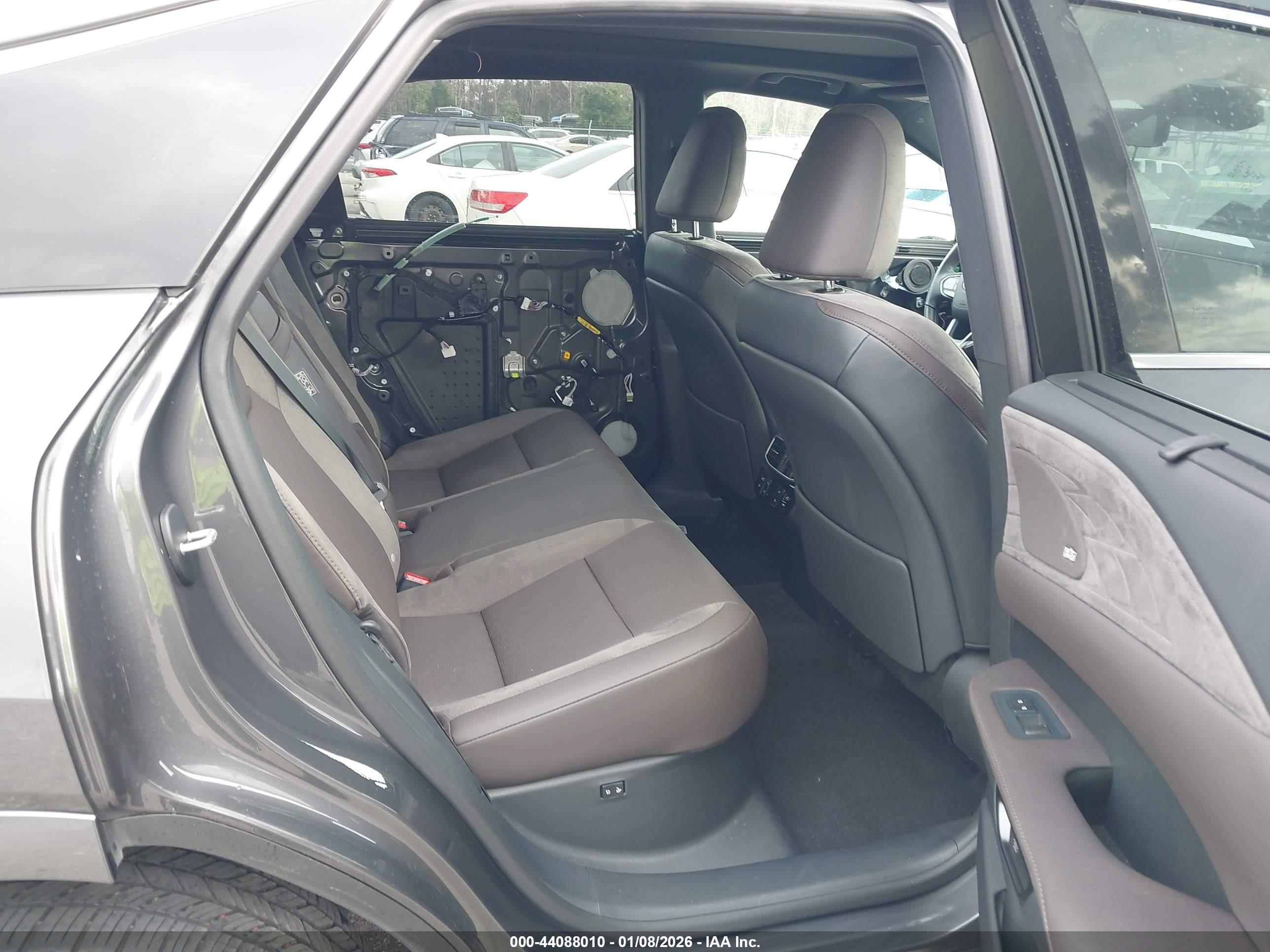 LEXUS RX image 8