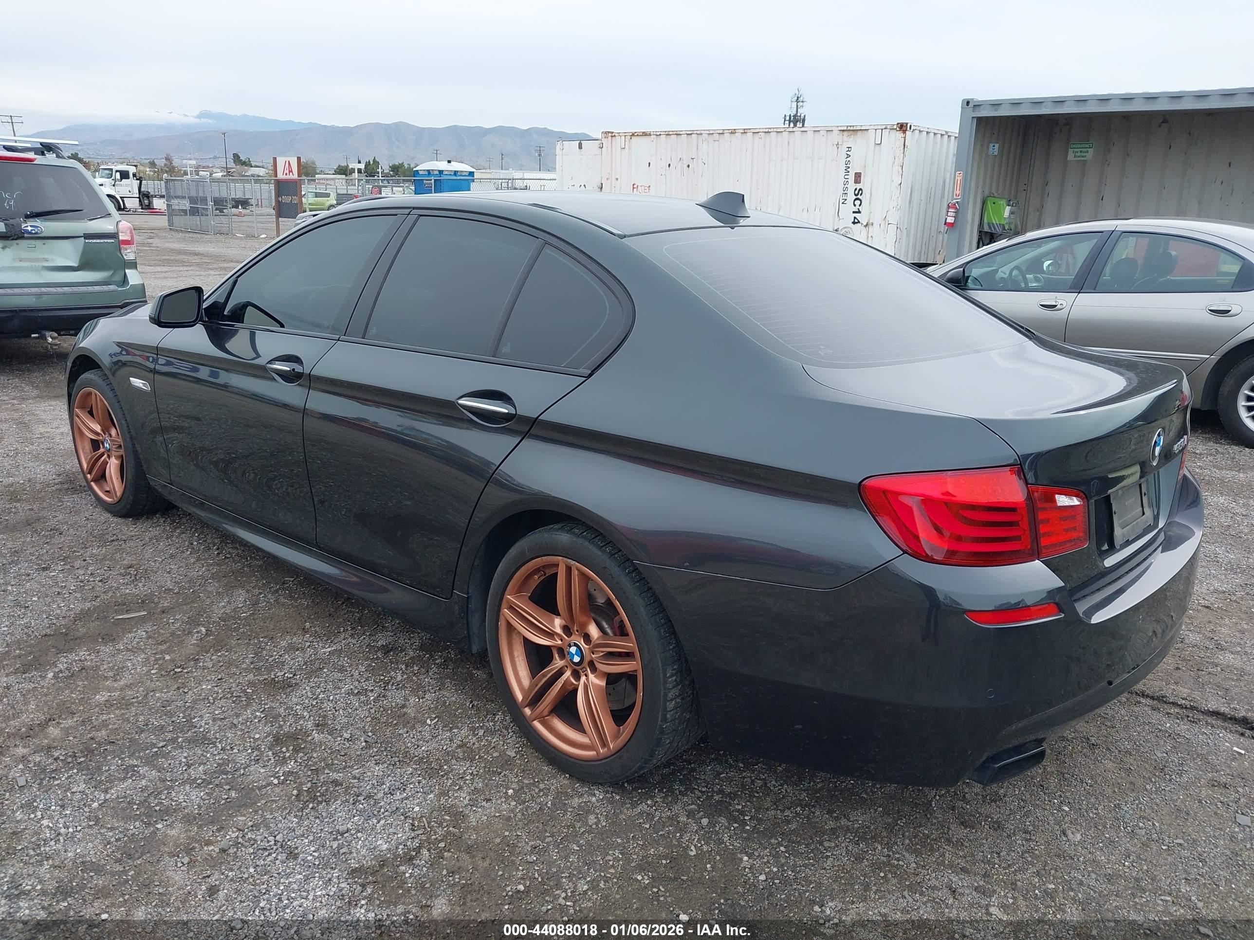 BMW 550I image 3