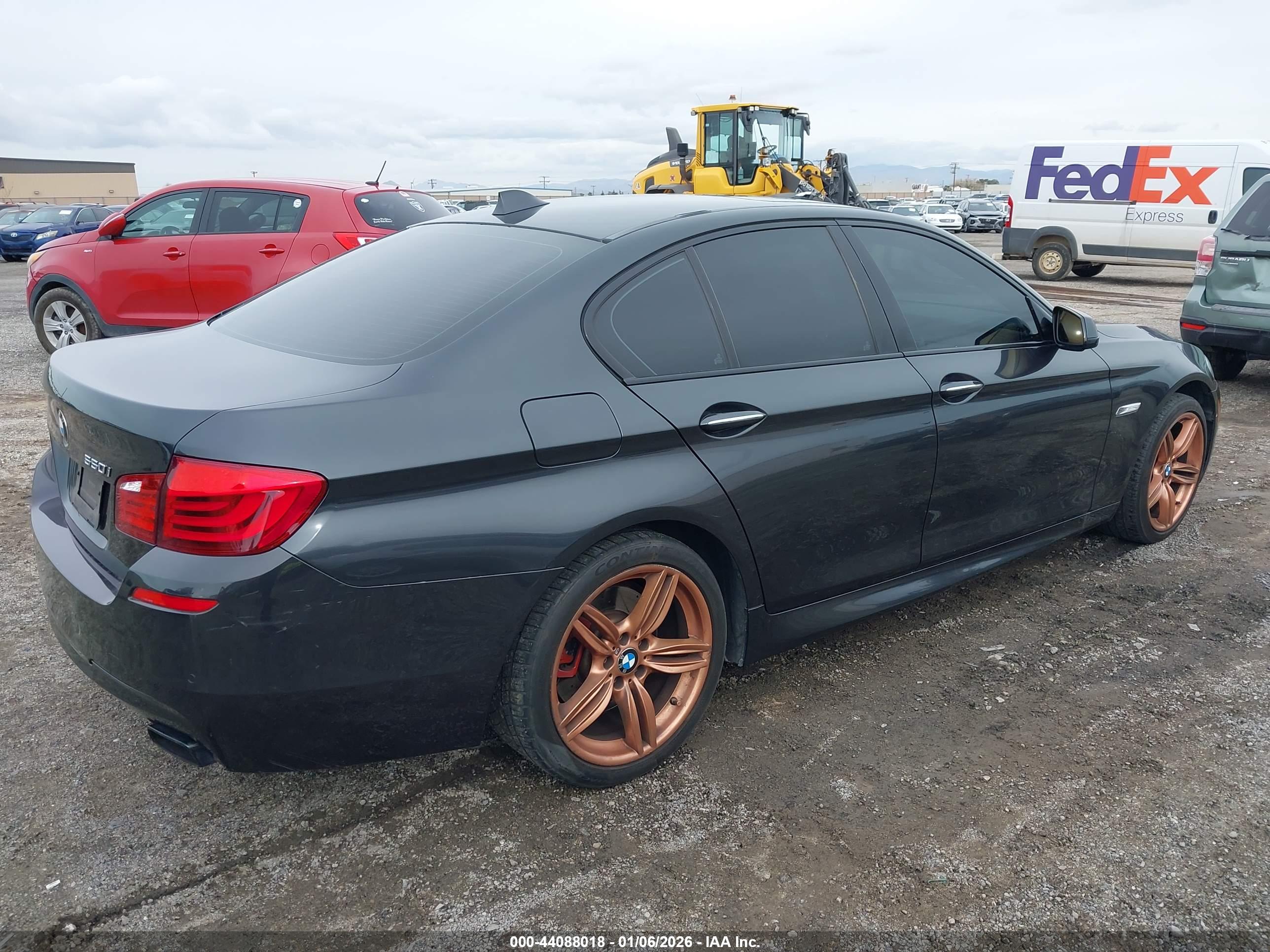 BMW 550I image 4