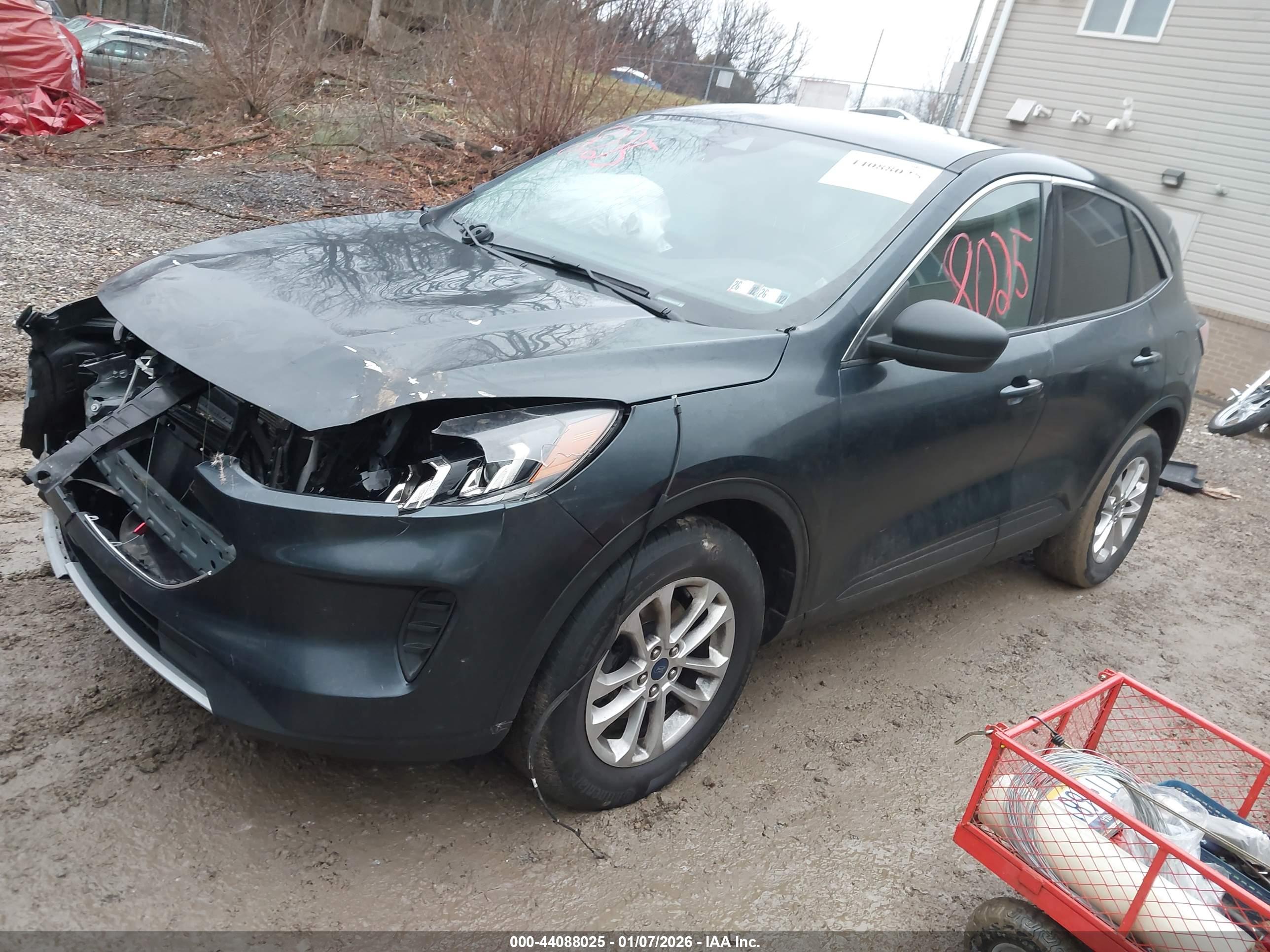 FORD ESCAPE image 2