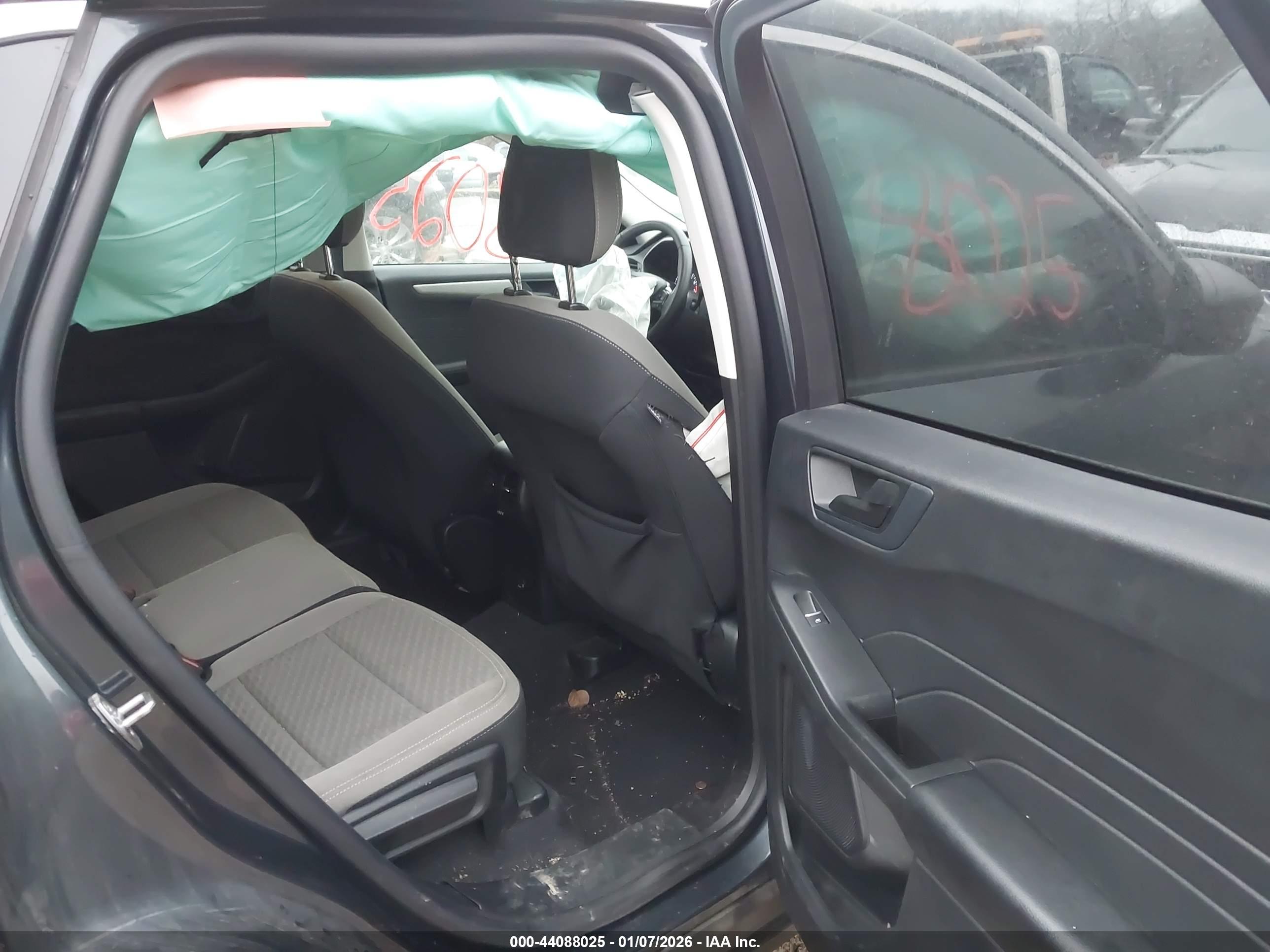 FORD ESCAPE image 8