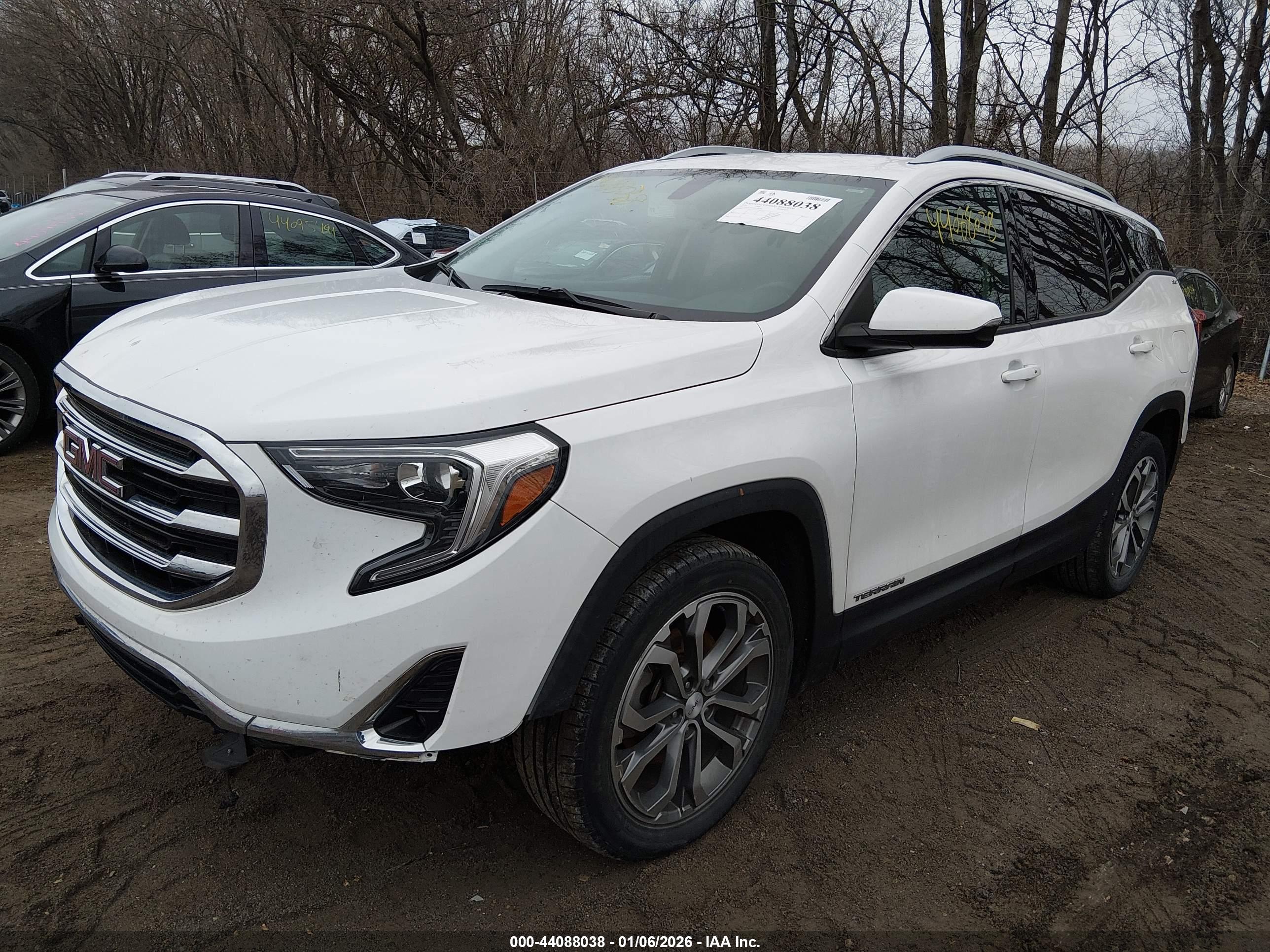 GMC TERRAIN image 2