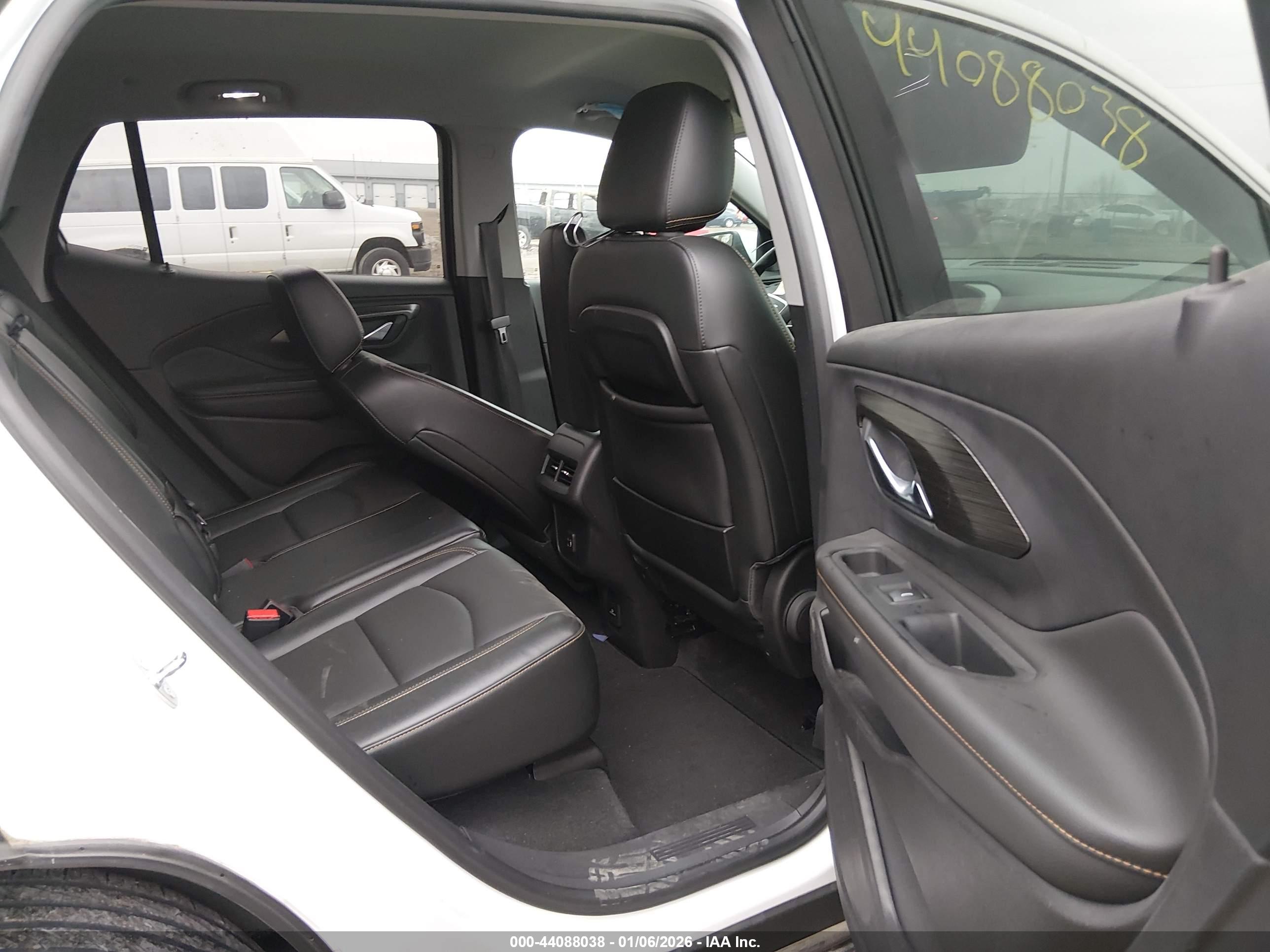 GMC TERRAIN image 8