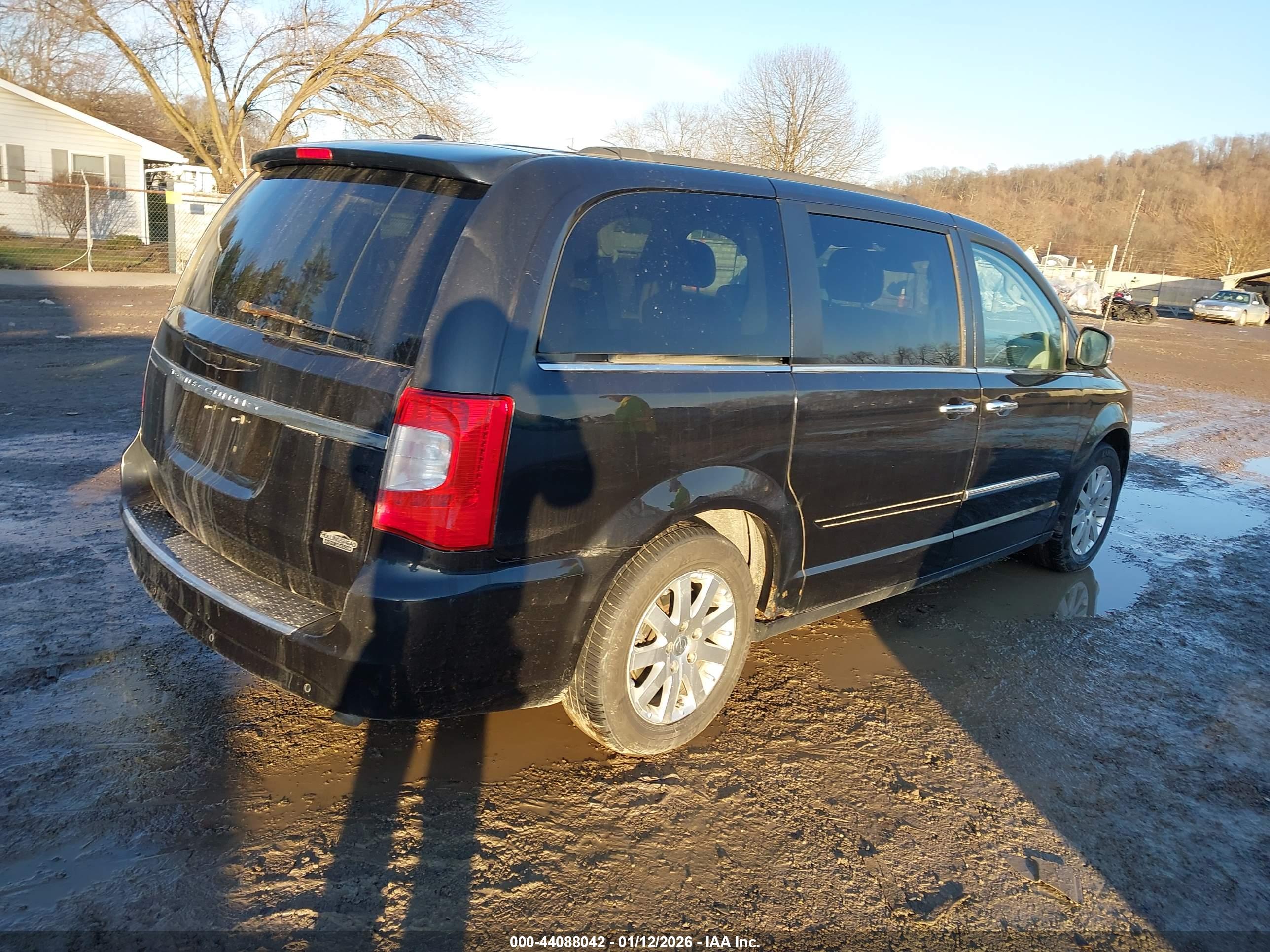 CHRYSLER TOWN image 4