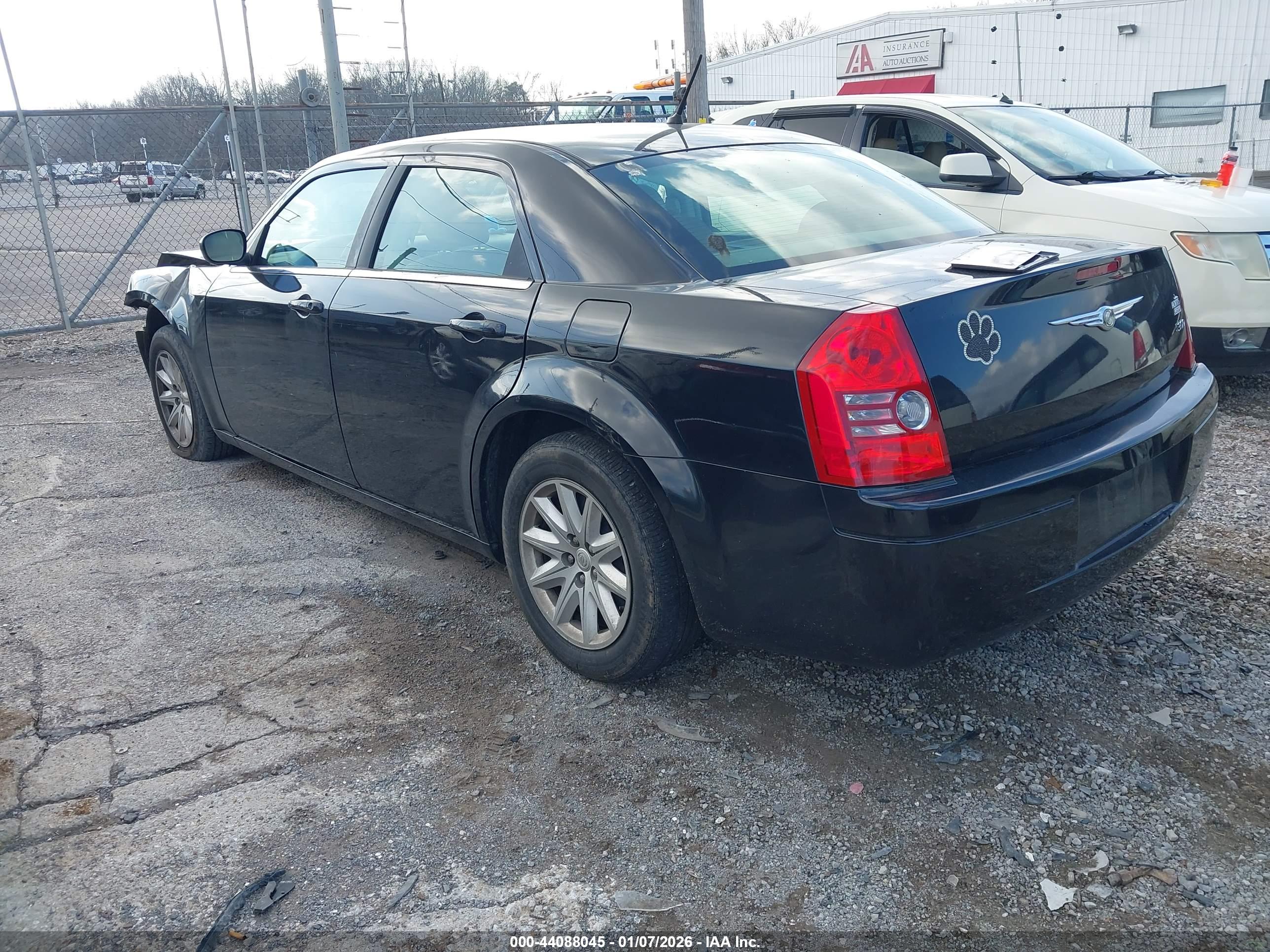 CHRYSLER 300 image 3
