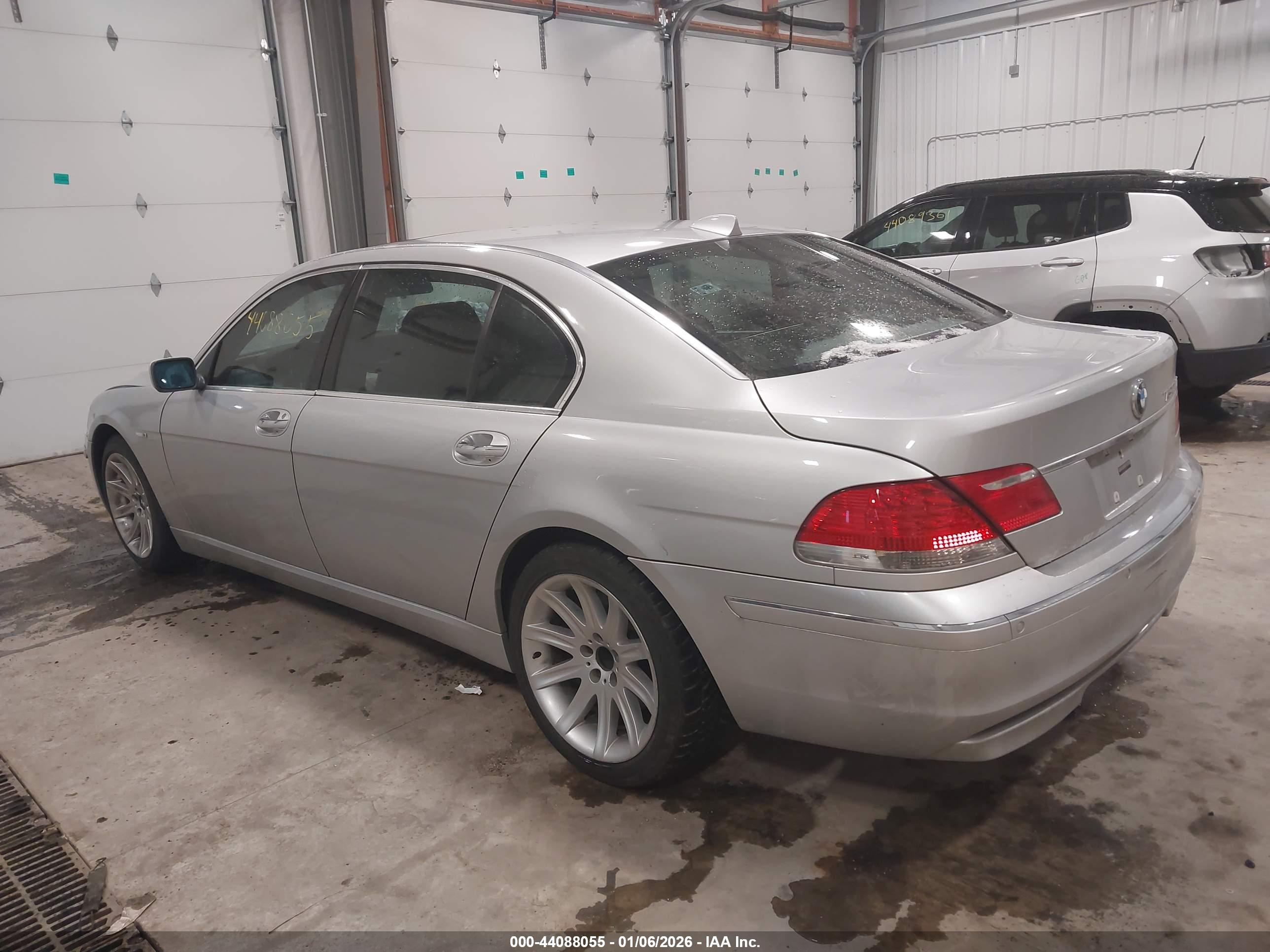 BMW 750LI image 3
