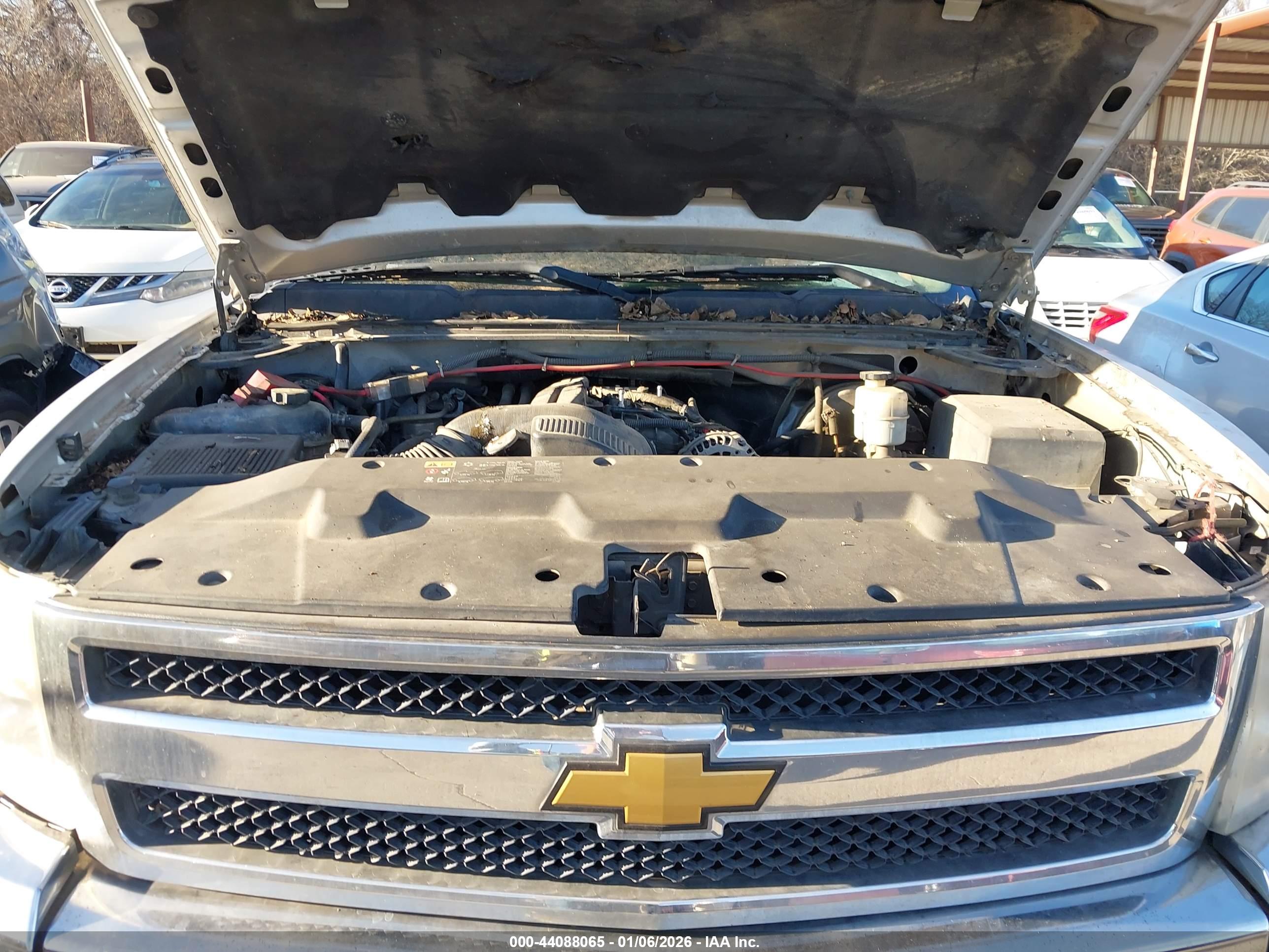 CHEVROLET SILVERADO image 10