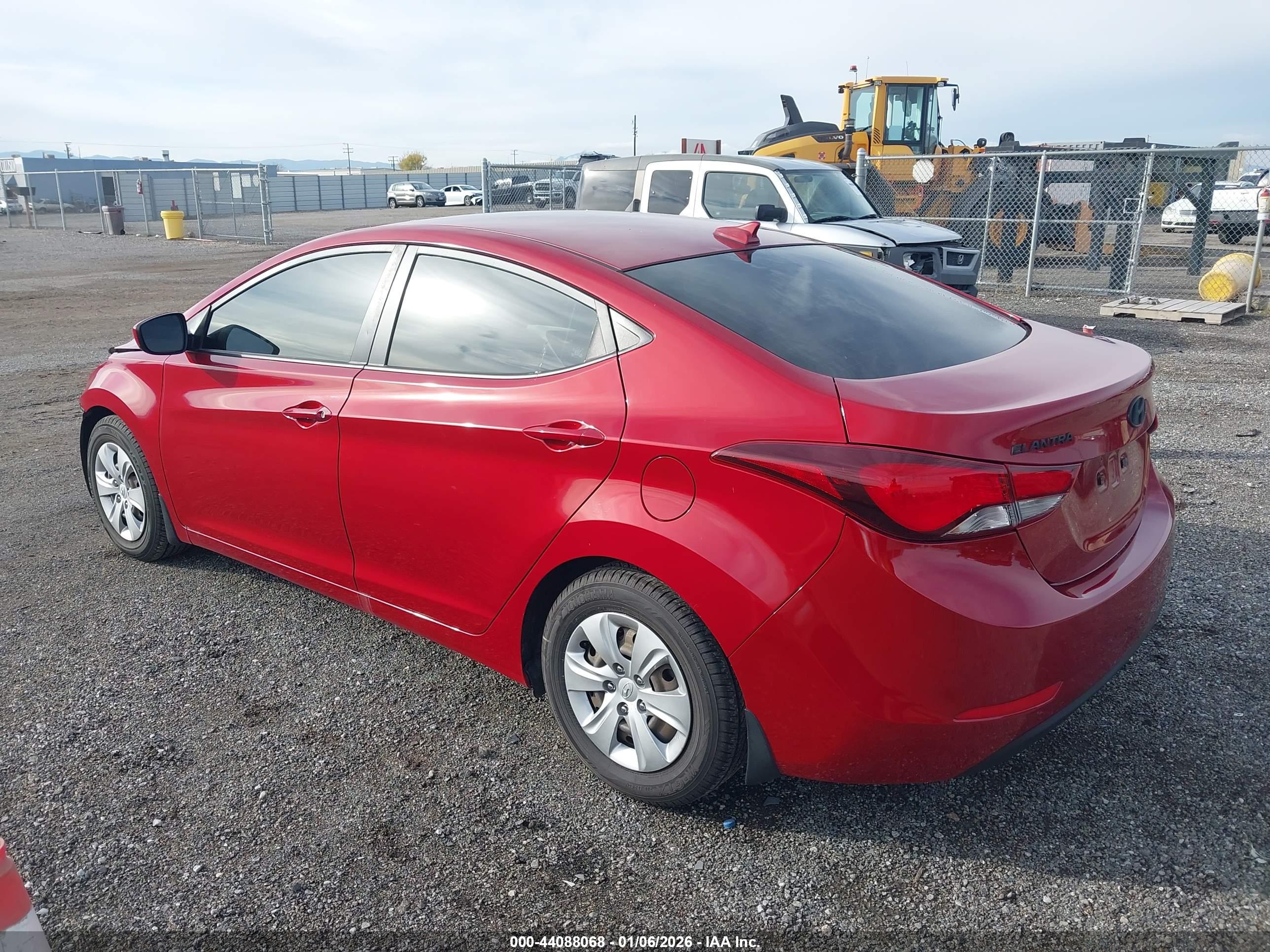 HYUNDAI ELANTRA image 3