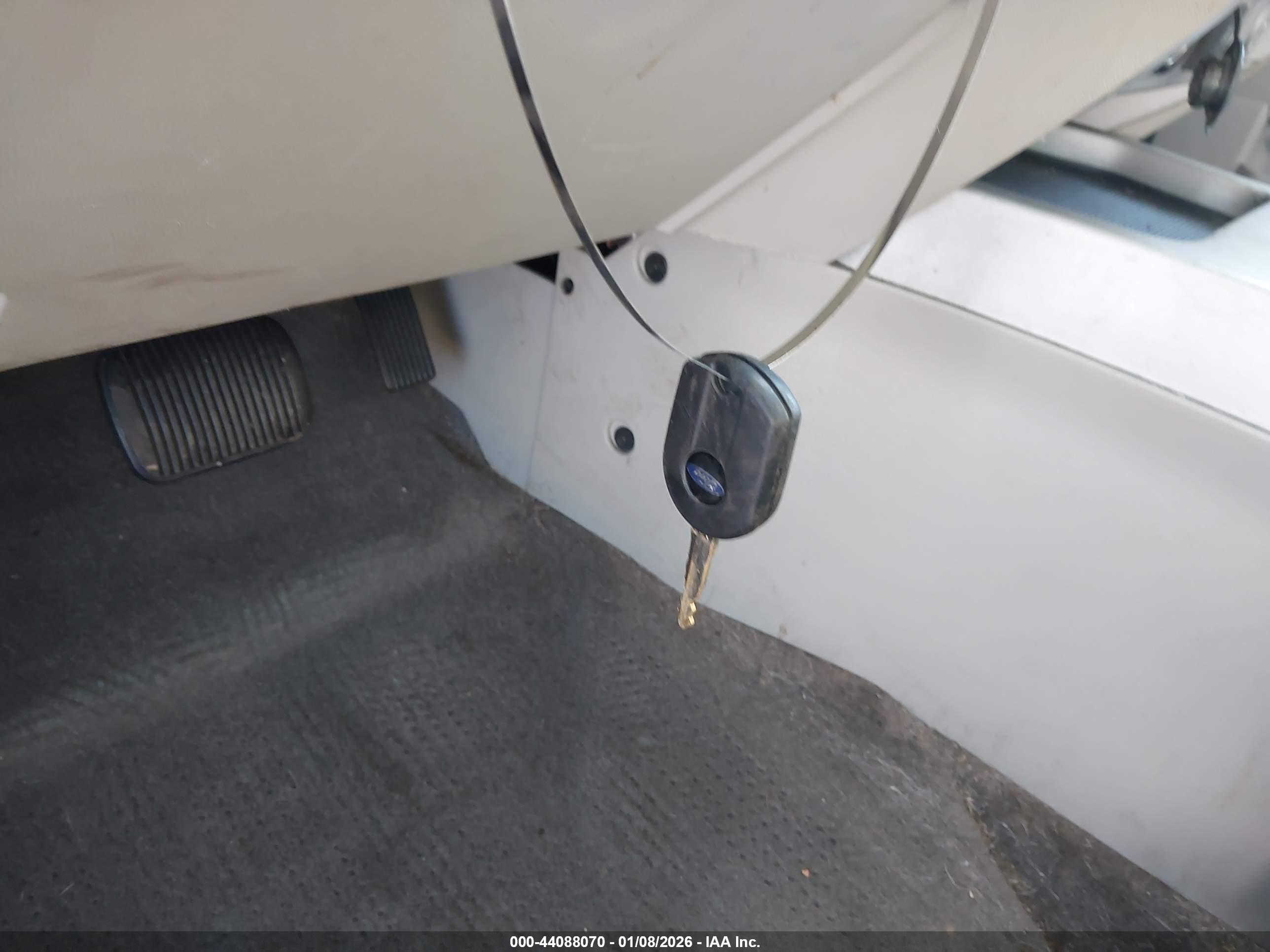 FORD ESCAPE image 11